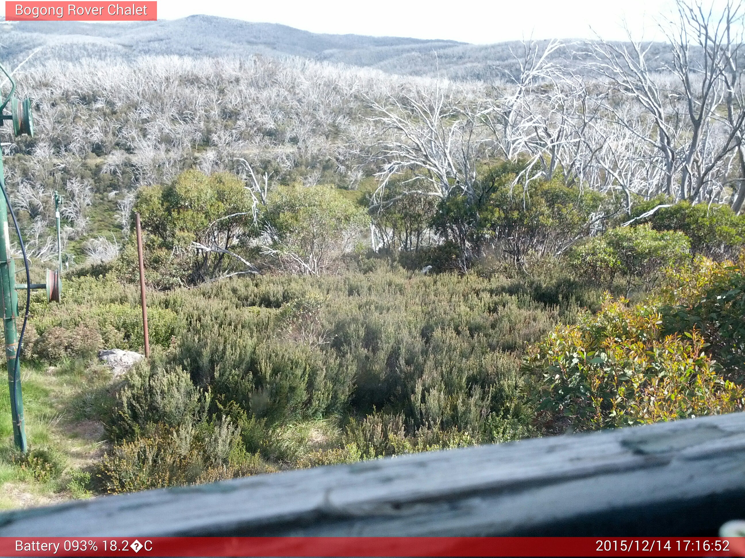 Bogong Web Cam 5:16pm Monday 14th of December 2015