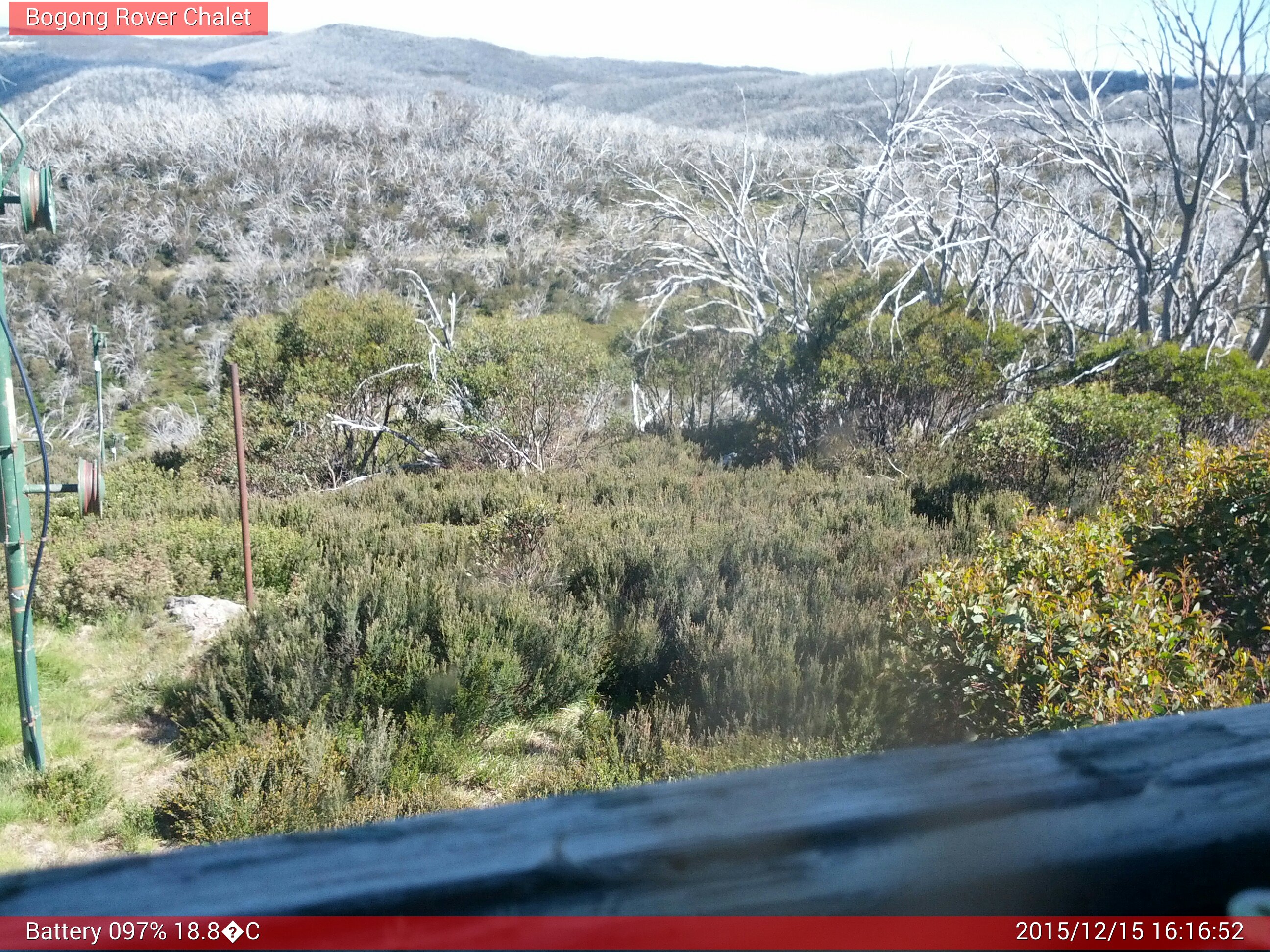 Bogong Web Cam 4:16pm Tuesday 15th of December 2015