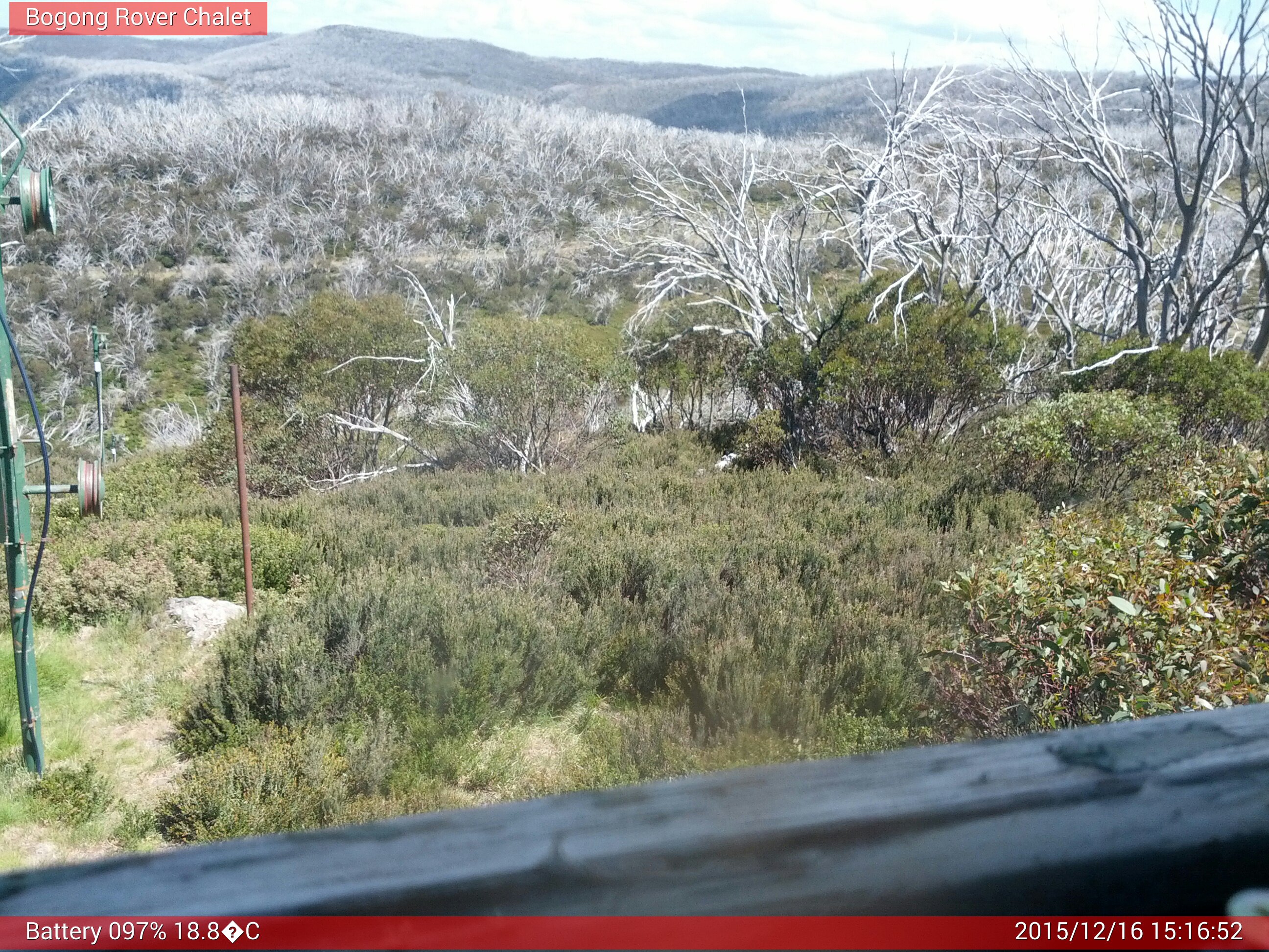 Bogong Web Cam 3:16pm Wednesday 16th of December 2015