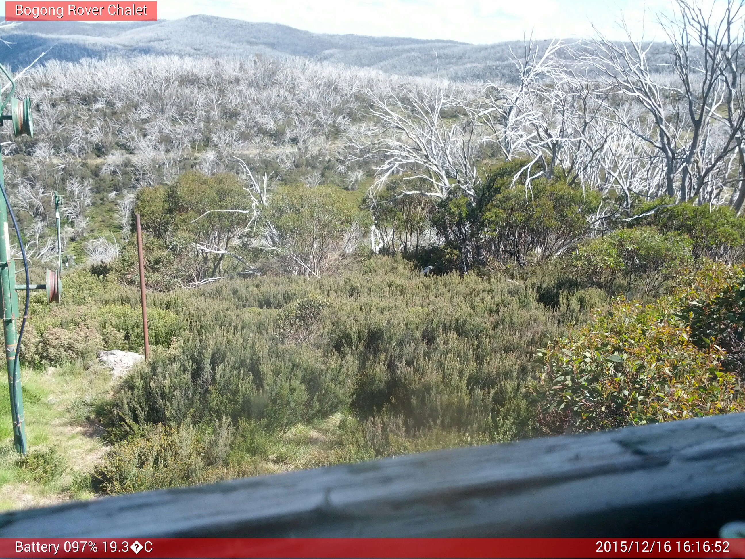 Bogong Web Cam 4:16pm Wednesday 16th of December 2015