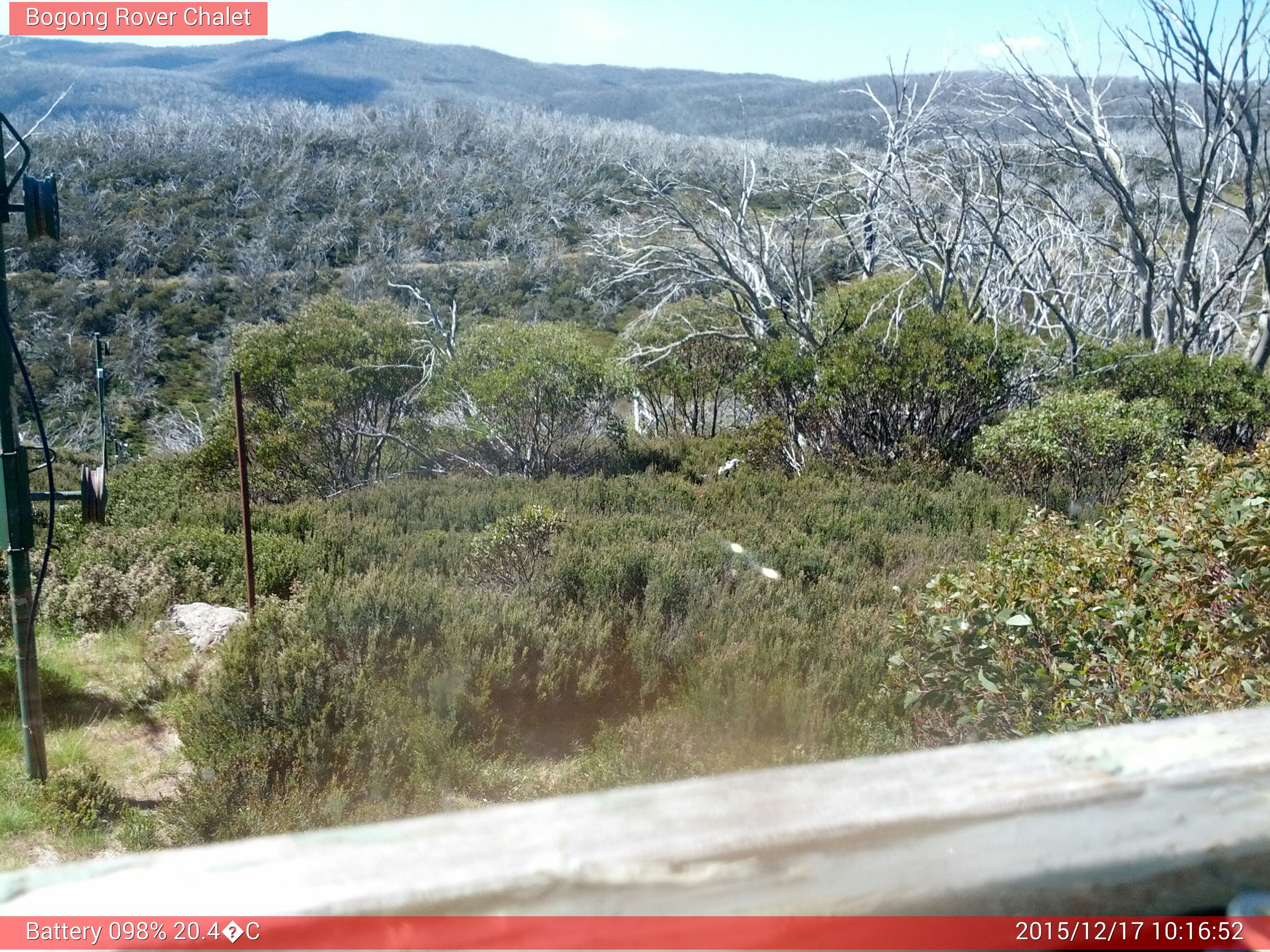 Bogong Web Cam 10:16am Thursday 17th of December 2015