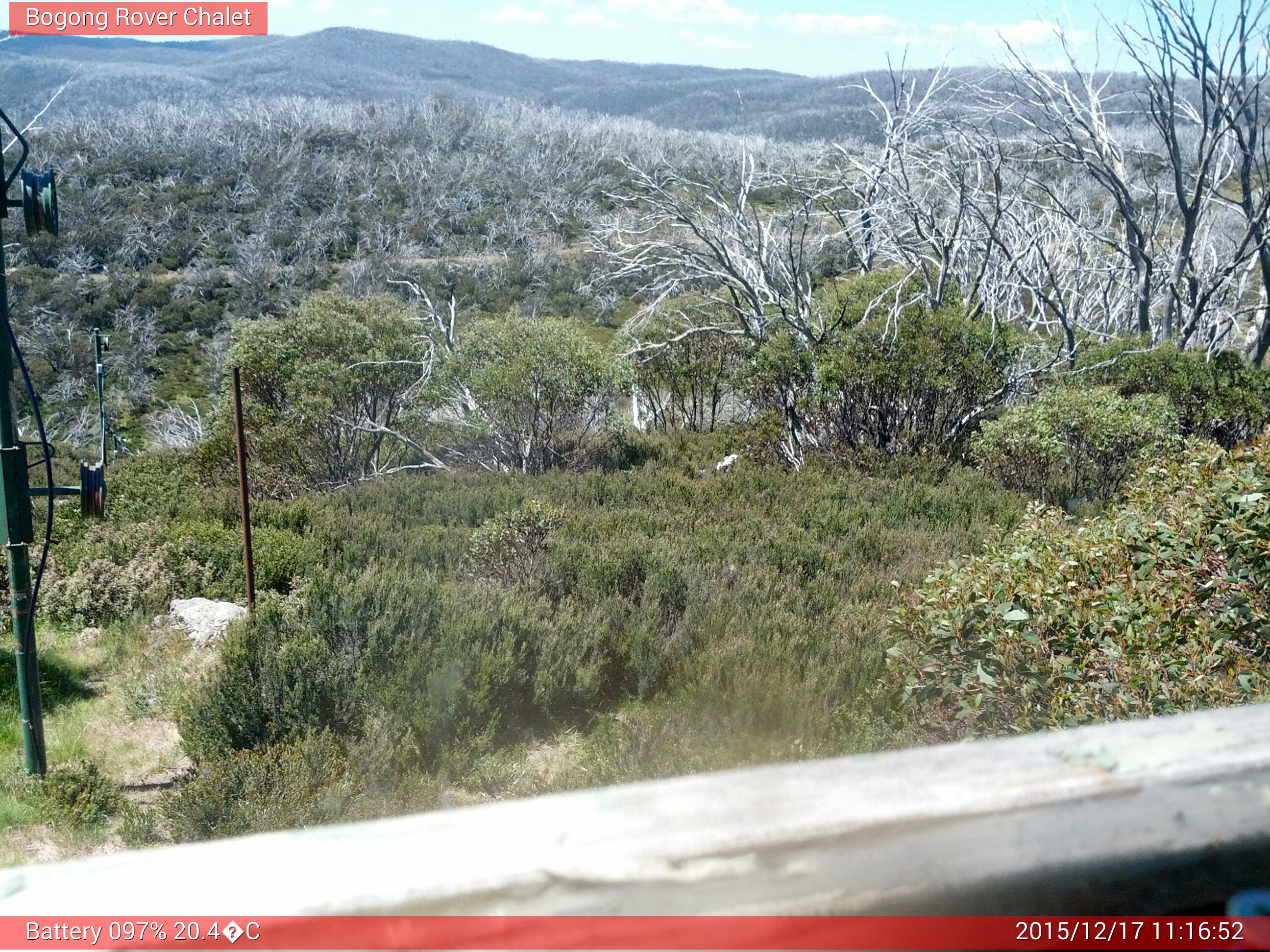 Bogong Web Cam 11:16am Thursday 17th of December 2015