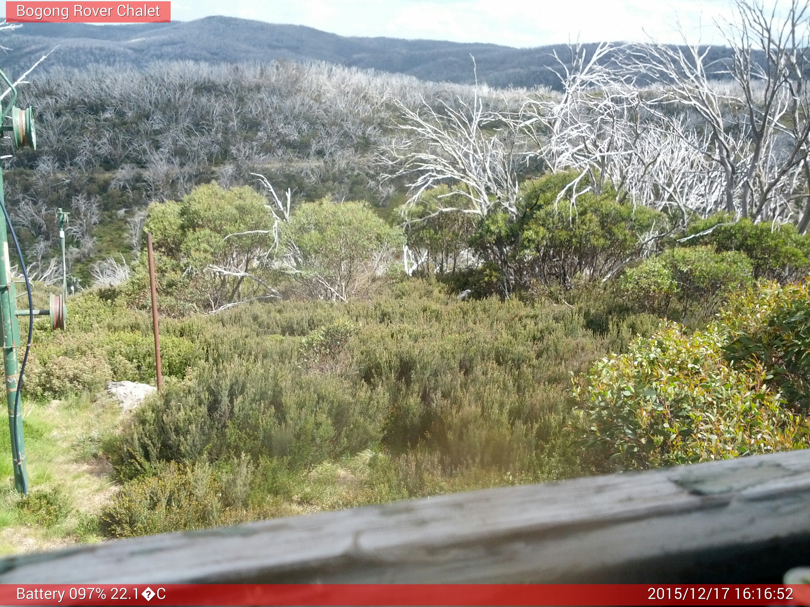 Bogong Web Cam 4:16pm Thursday 17th of December 2015