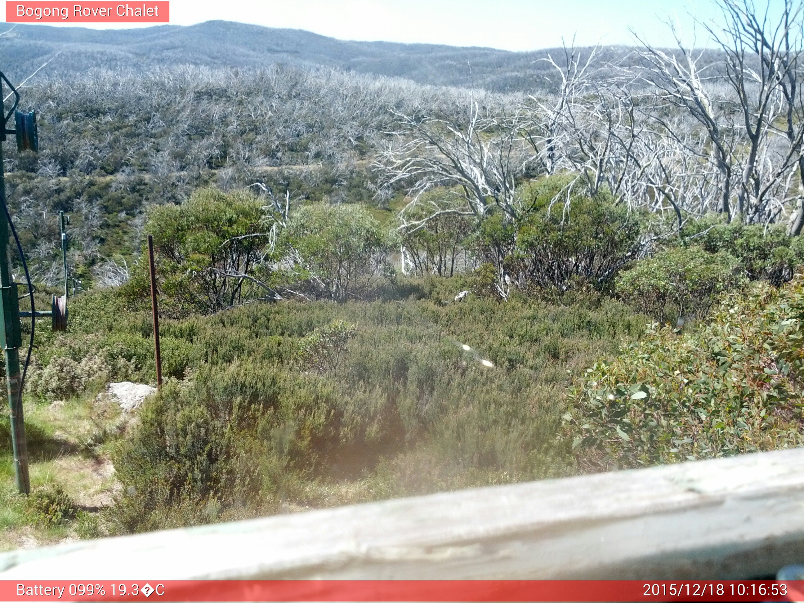 Bogong Web Cam 10:16am Friday 18th of December 2015