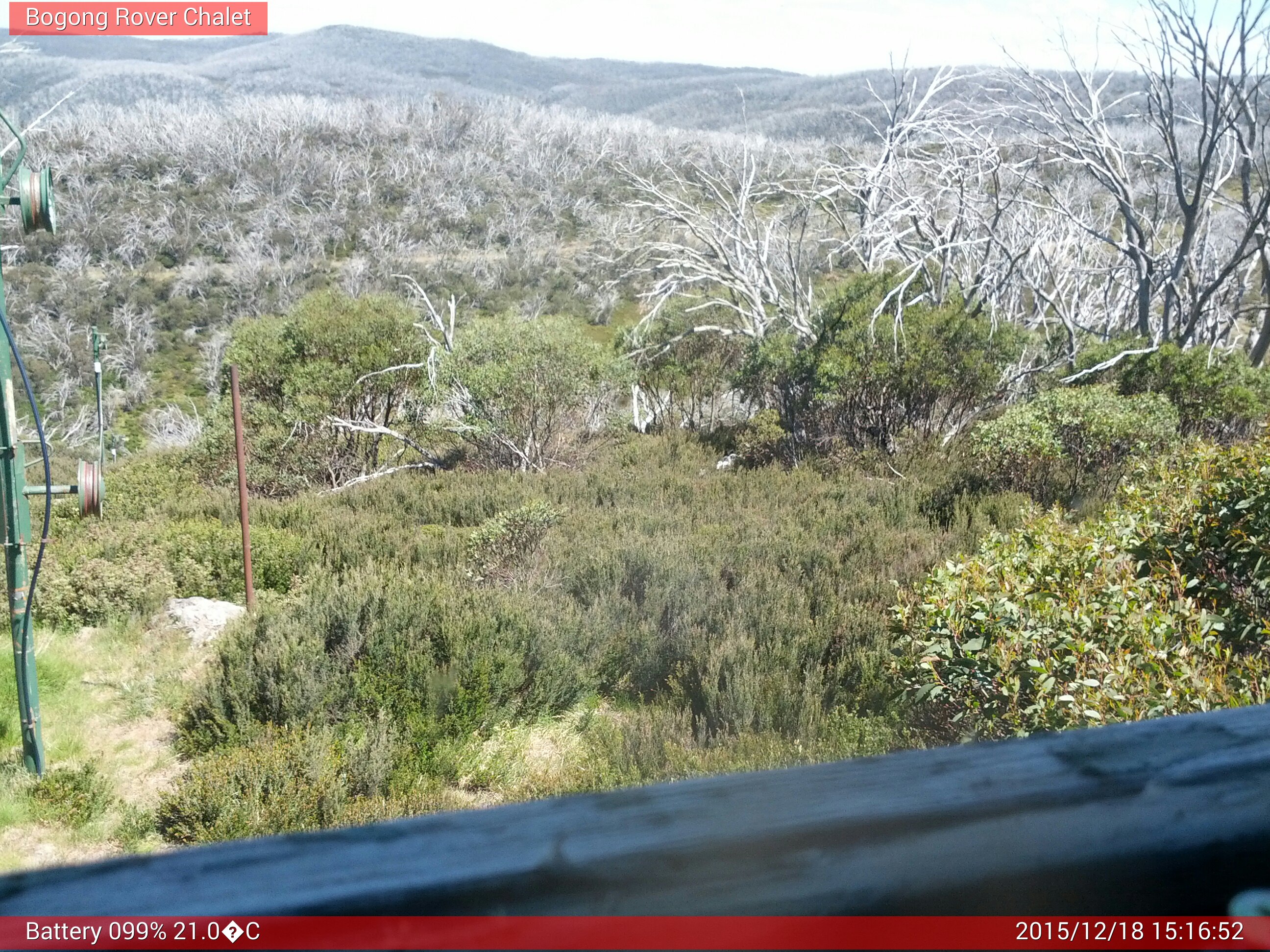 Bogong Web Cam 3:16pm Friday 18th of December 2015