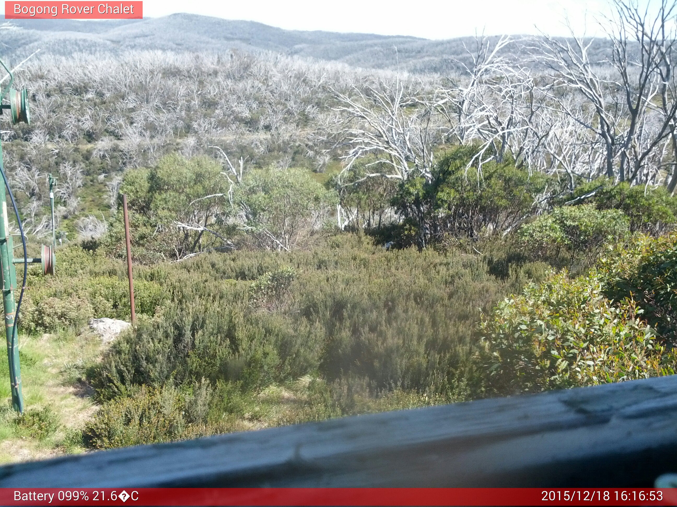 Bogong Web Cam 4:16pm Friday 18th of December 2015