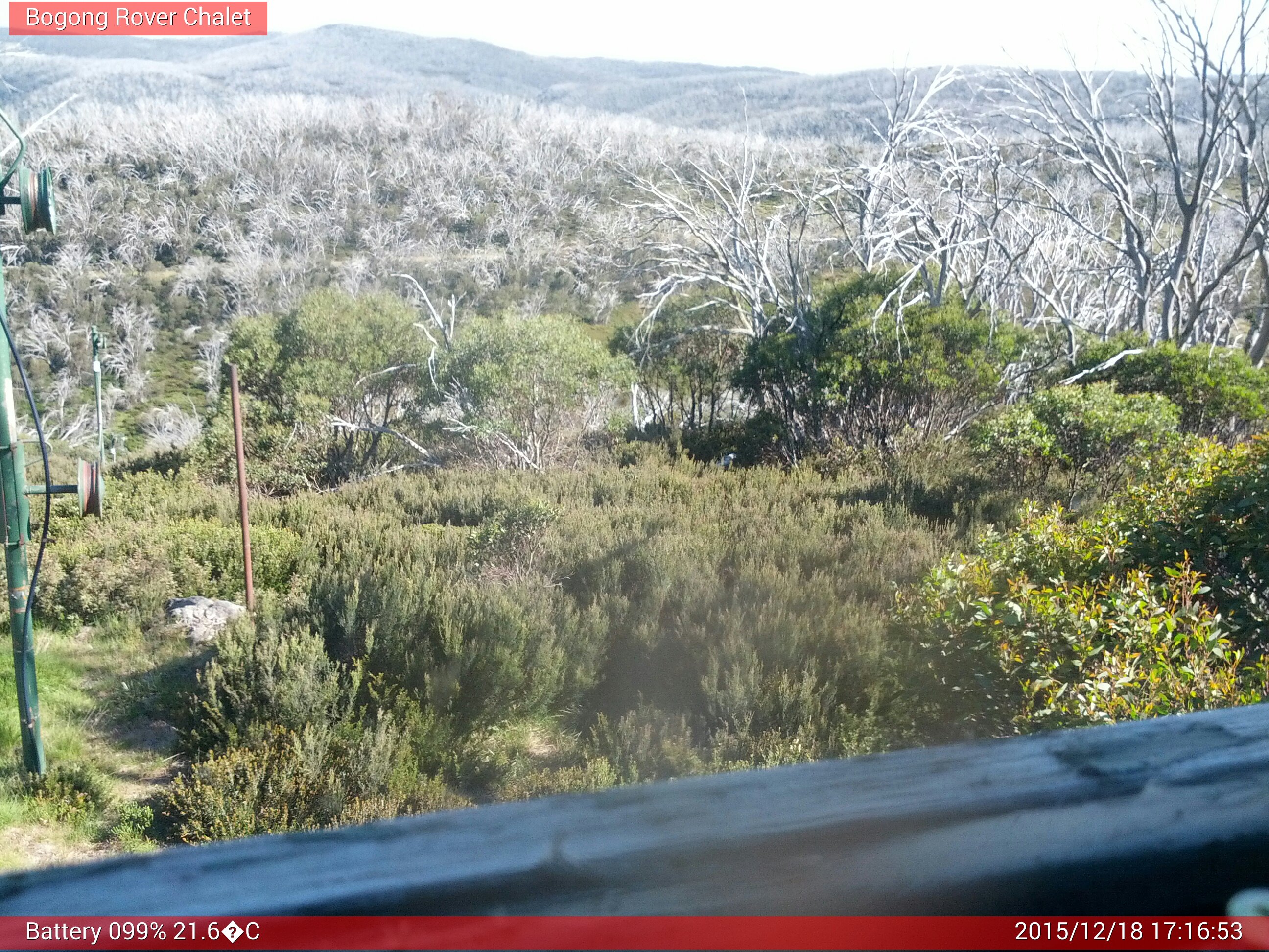 Bogong Web Cam 5:16pm Friday 18th of December 2015