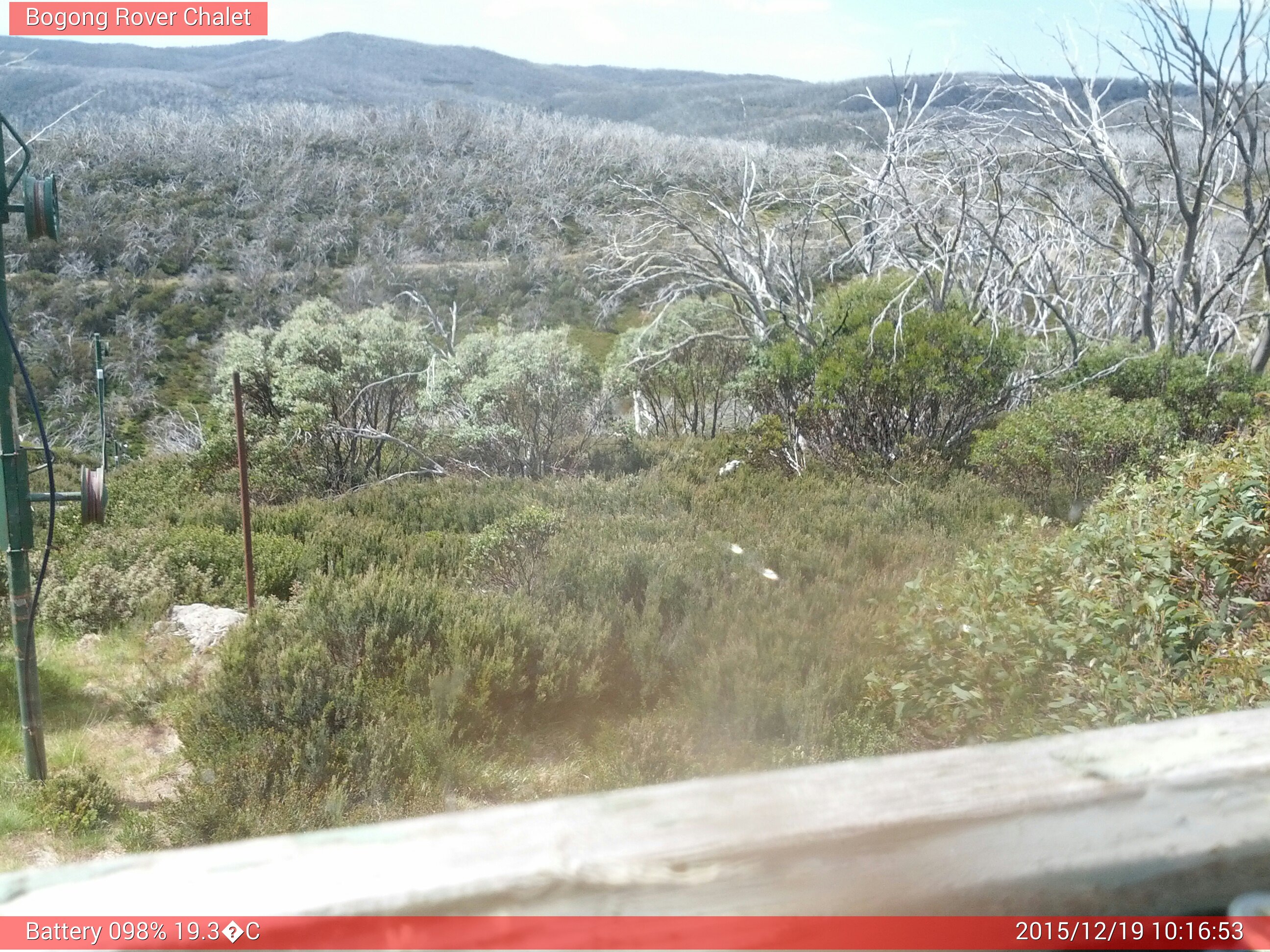 Bogong Web Cam 10:16am Saturday 19th of December 2015