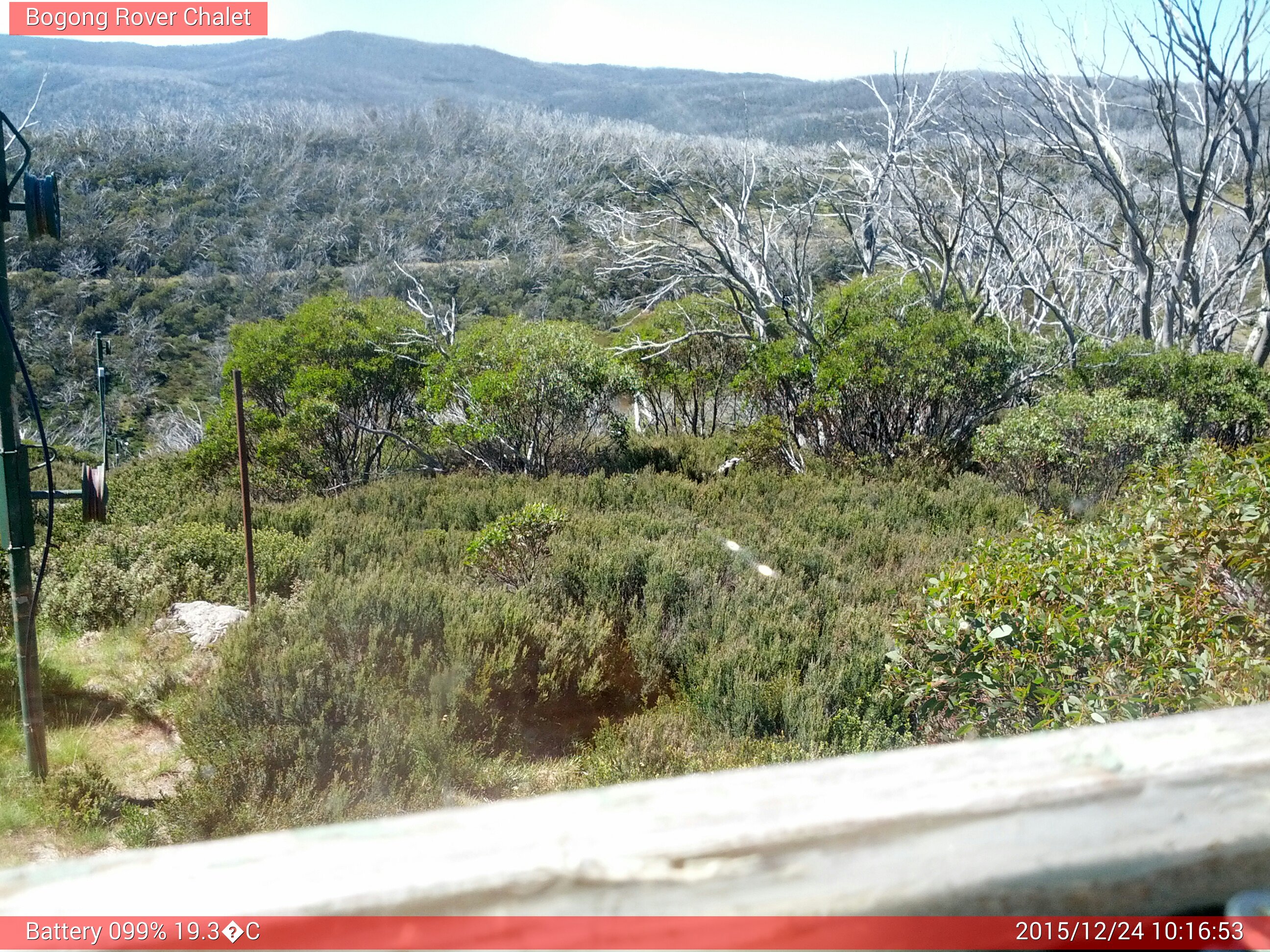 Bogong Web Cam 10:16am Thursday 24th of December 2015