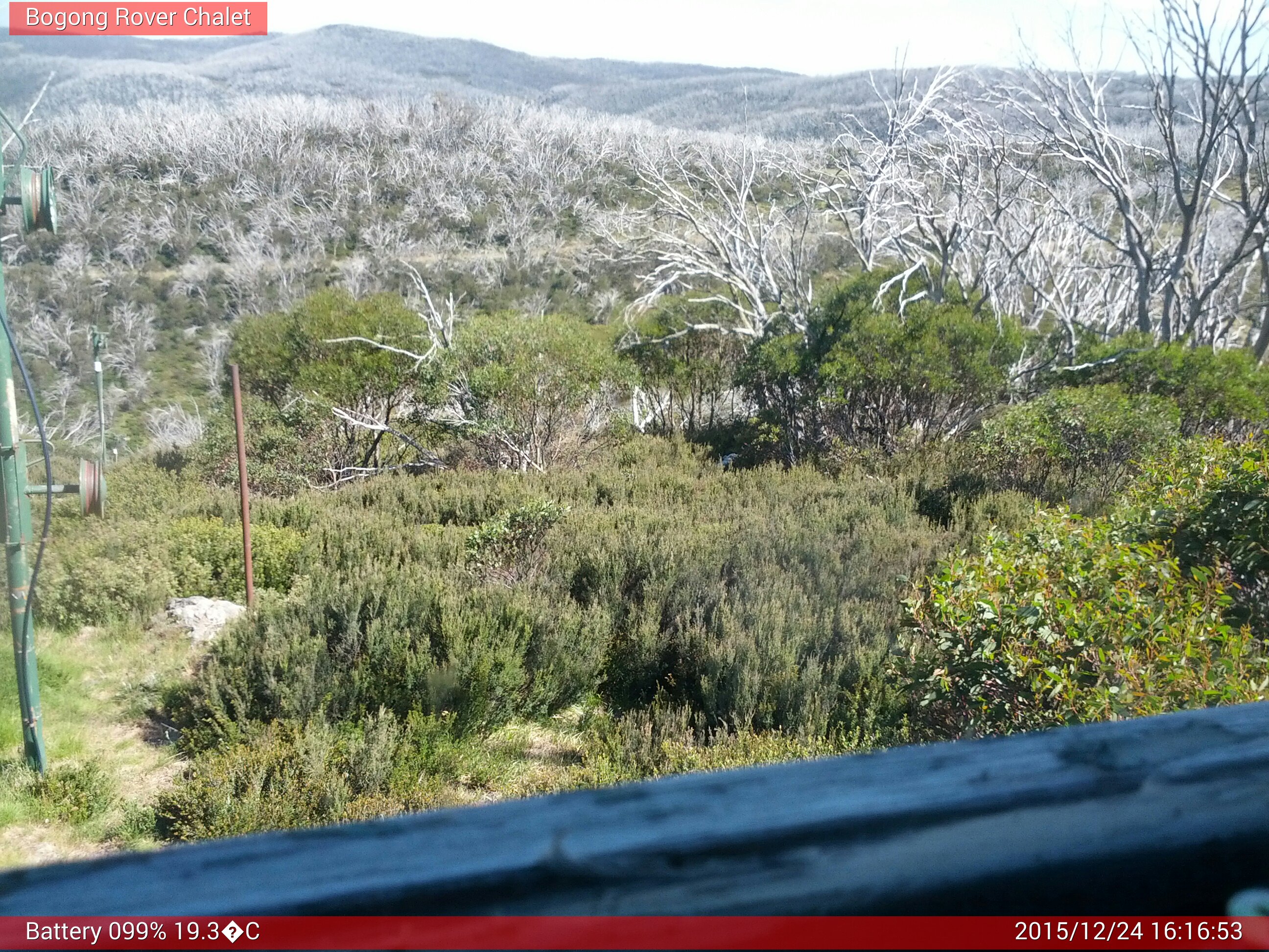 Bogong Web Cam 4:16pm Thursday 24th of December 2015