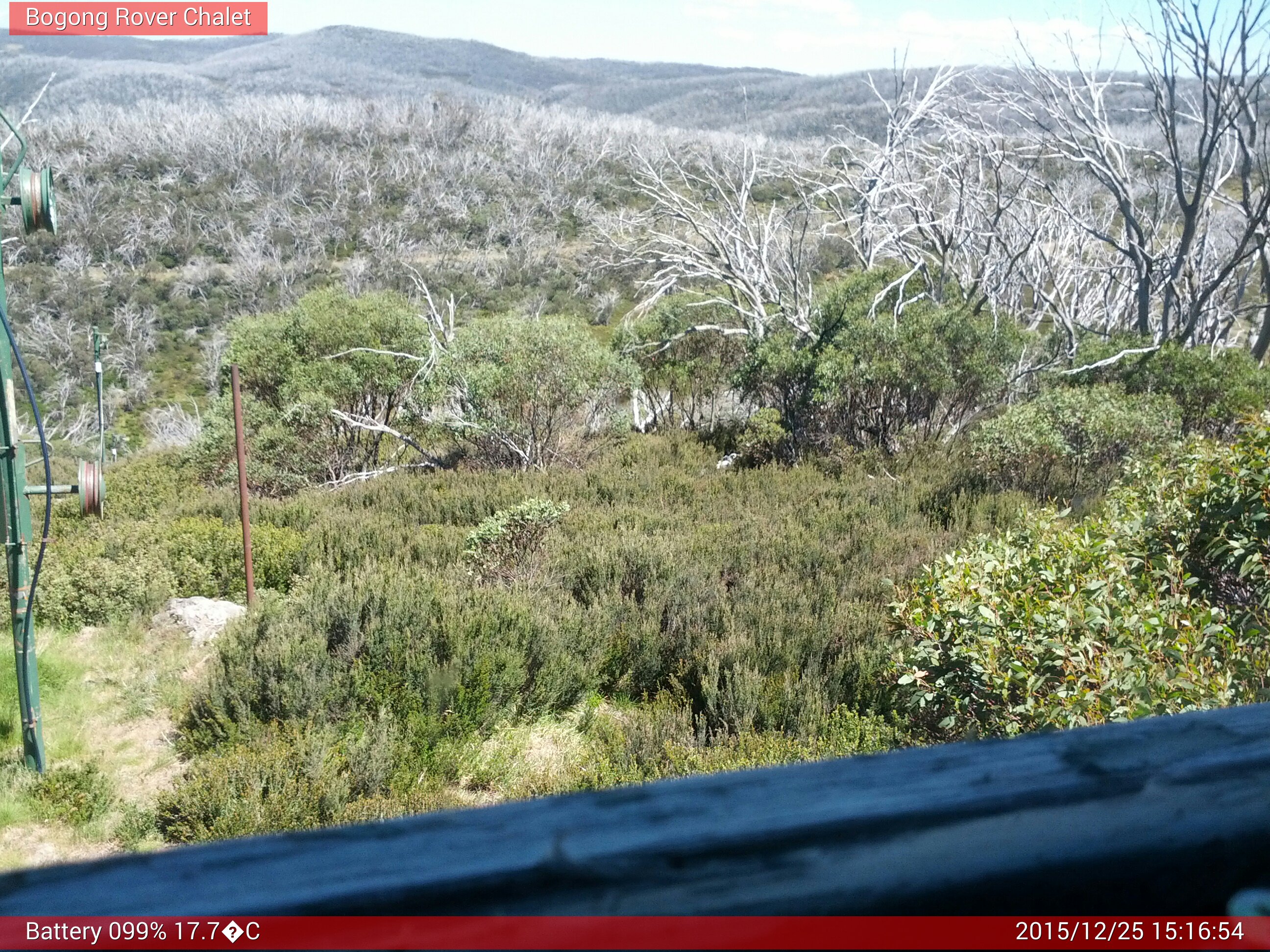 Bogong Web Cam 3:16pm Friday 25th of December 2015