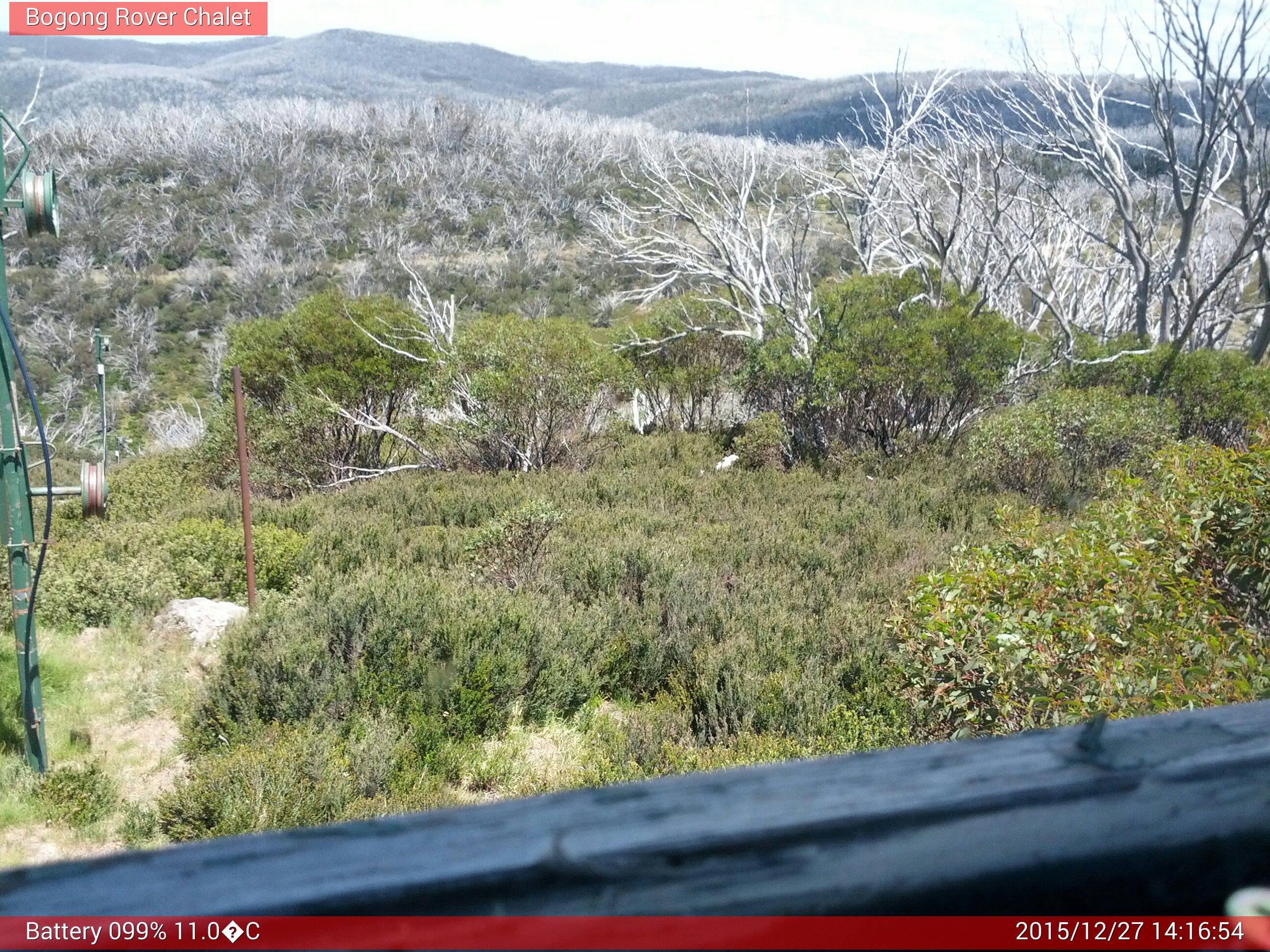 Bogong Web Cam 2:16pm Sunday 27th of December 2015