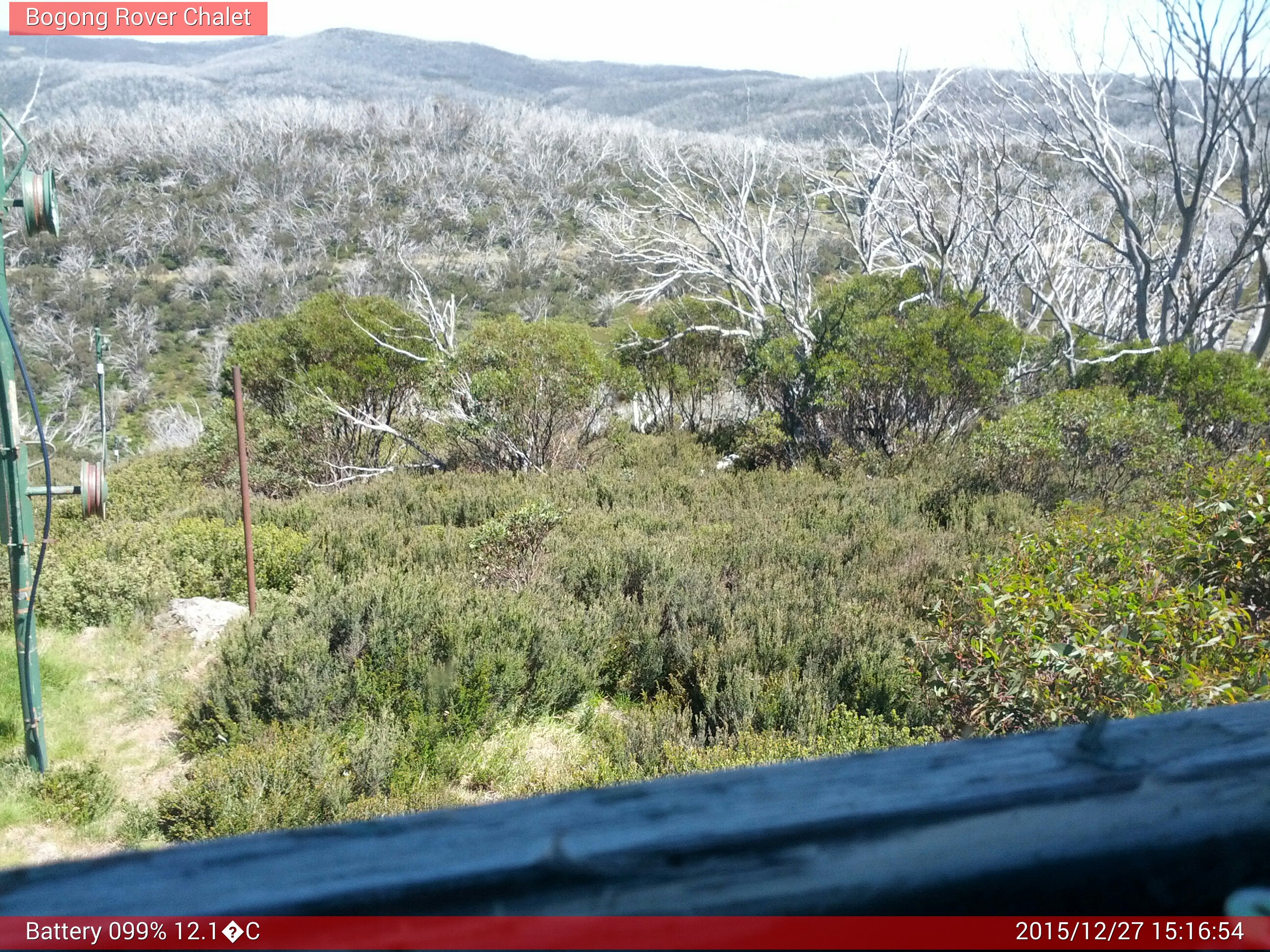 Bogong Web Cam 3:16pm Sunday 27th of December 2015