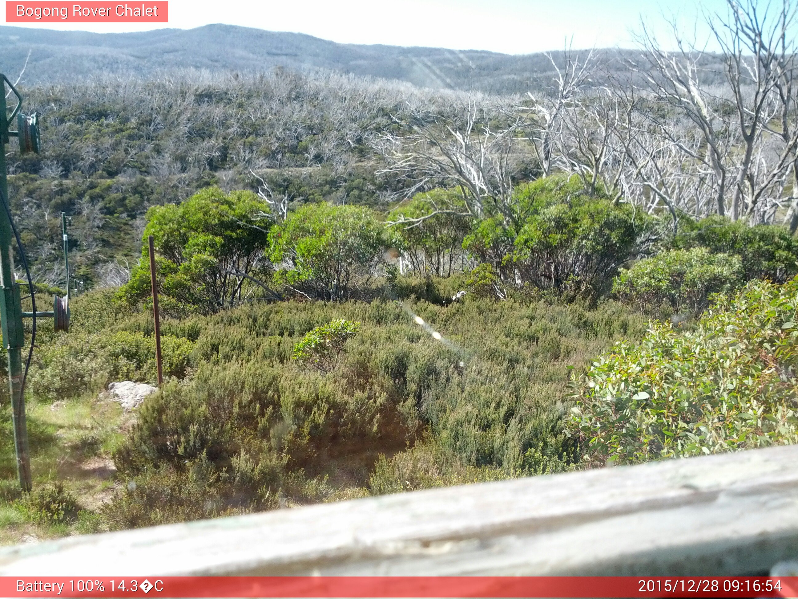 Bogong Web Cam 9:16am Monday 28th of December 2015