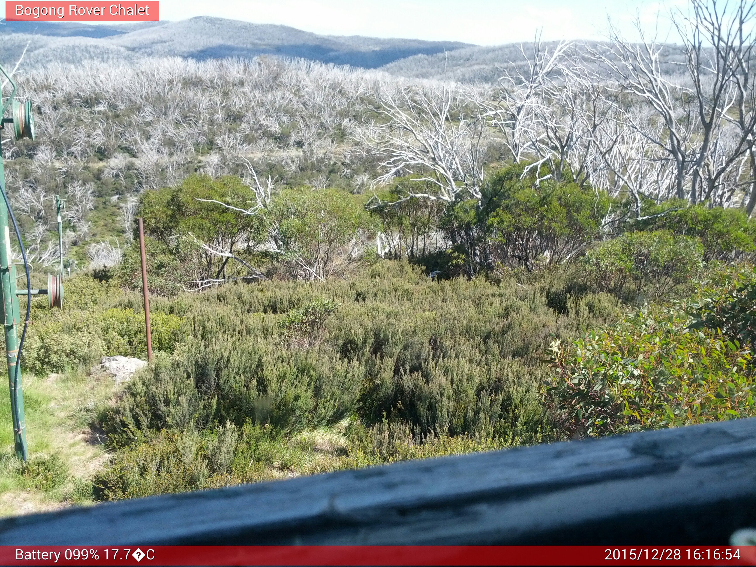 Bogong Web Cam 4:16pm Monday 28th of December 2015