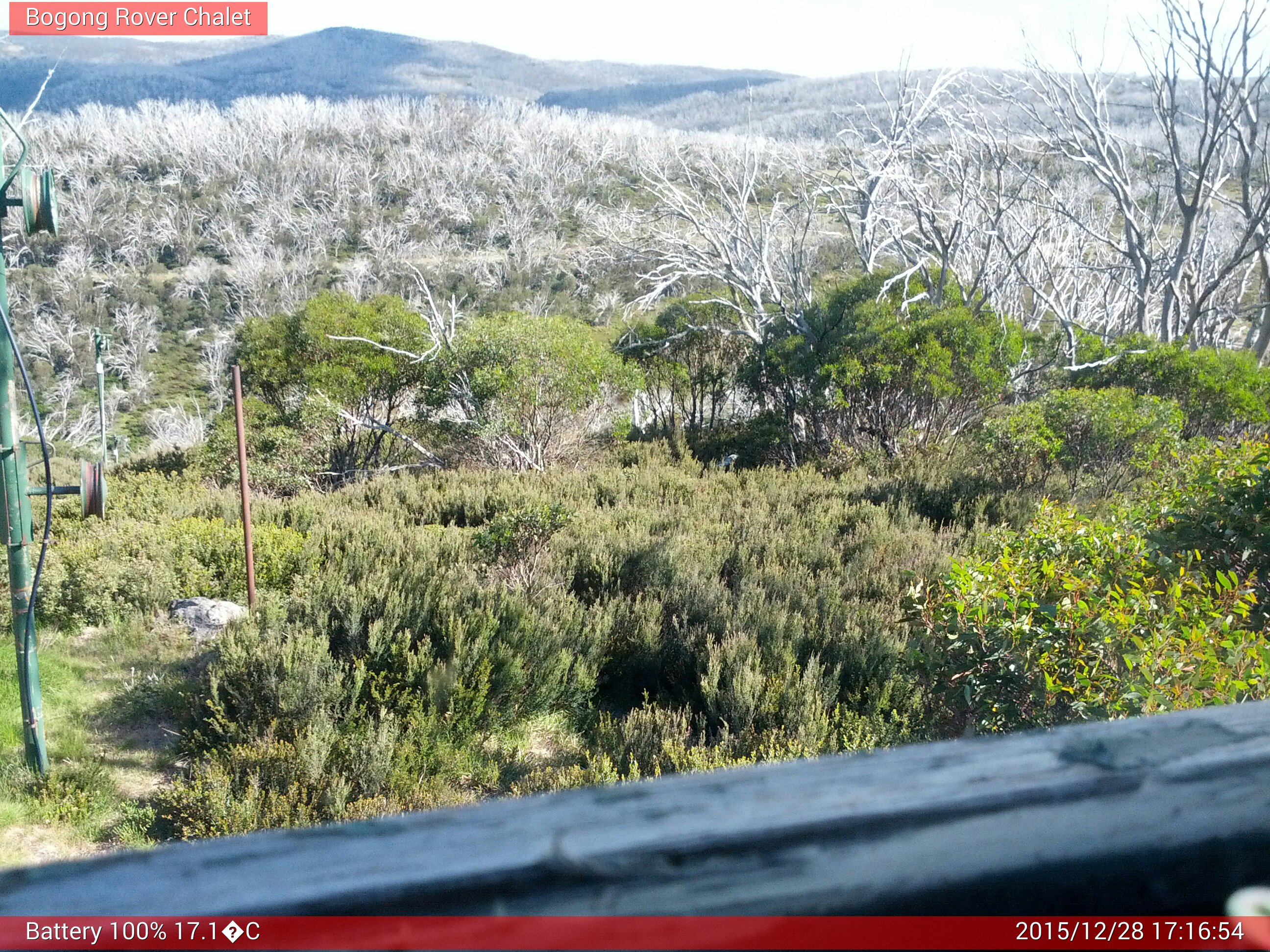 Bogong Web Cam 5:16pm Monday 28th of December 2015