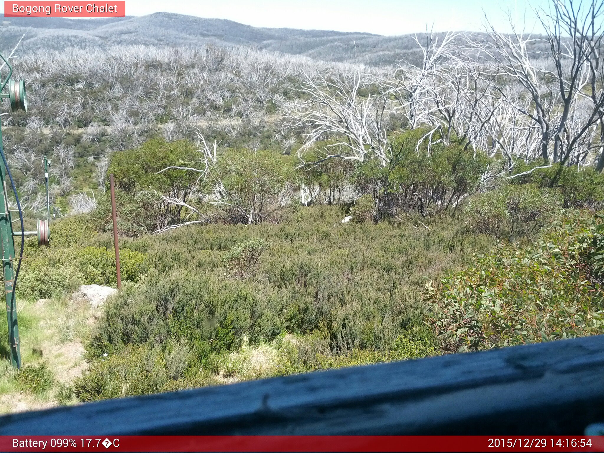 Bogong Web Cam 2:16pm Tuesday 29th of December 2015