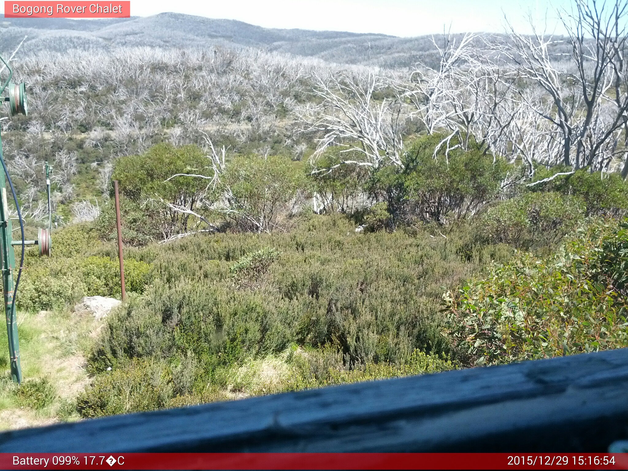 Bogong Web Cam 3:16pm Tuesday 29th of December 2015