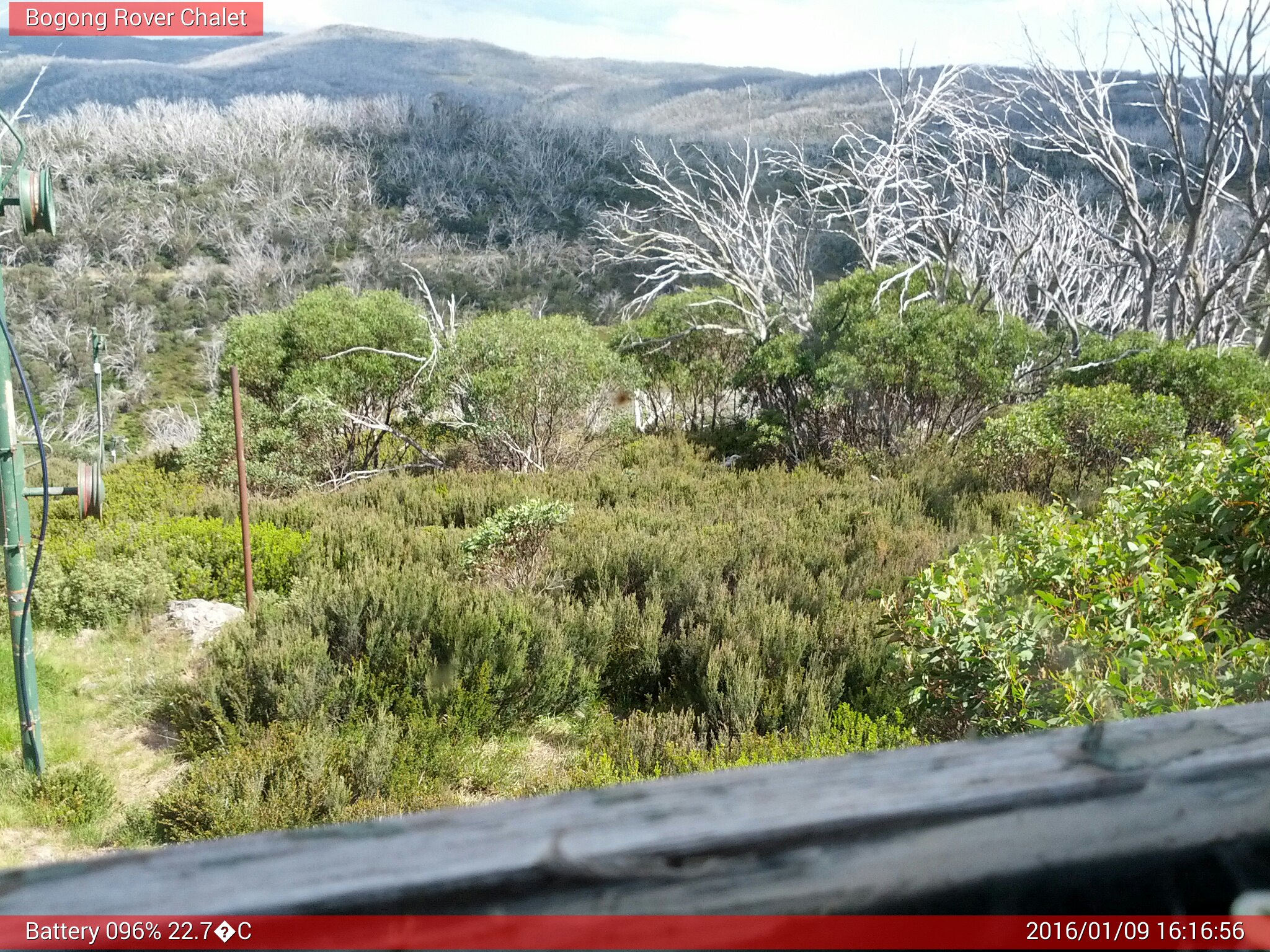 Bogong Web Cam 4:16pm Saturday 9th of January 2016