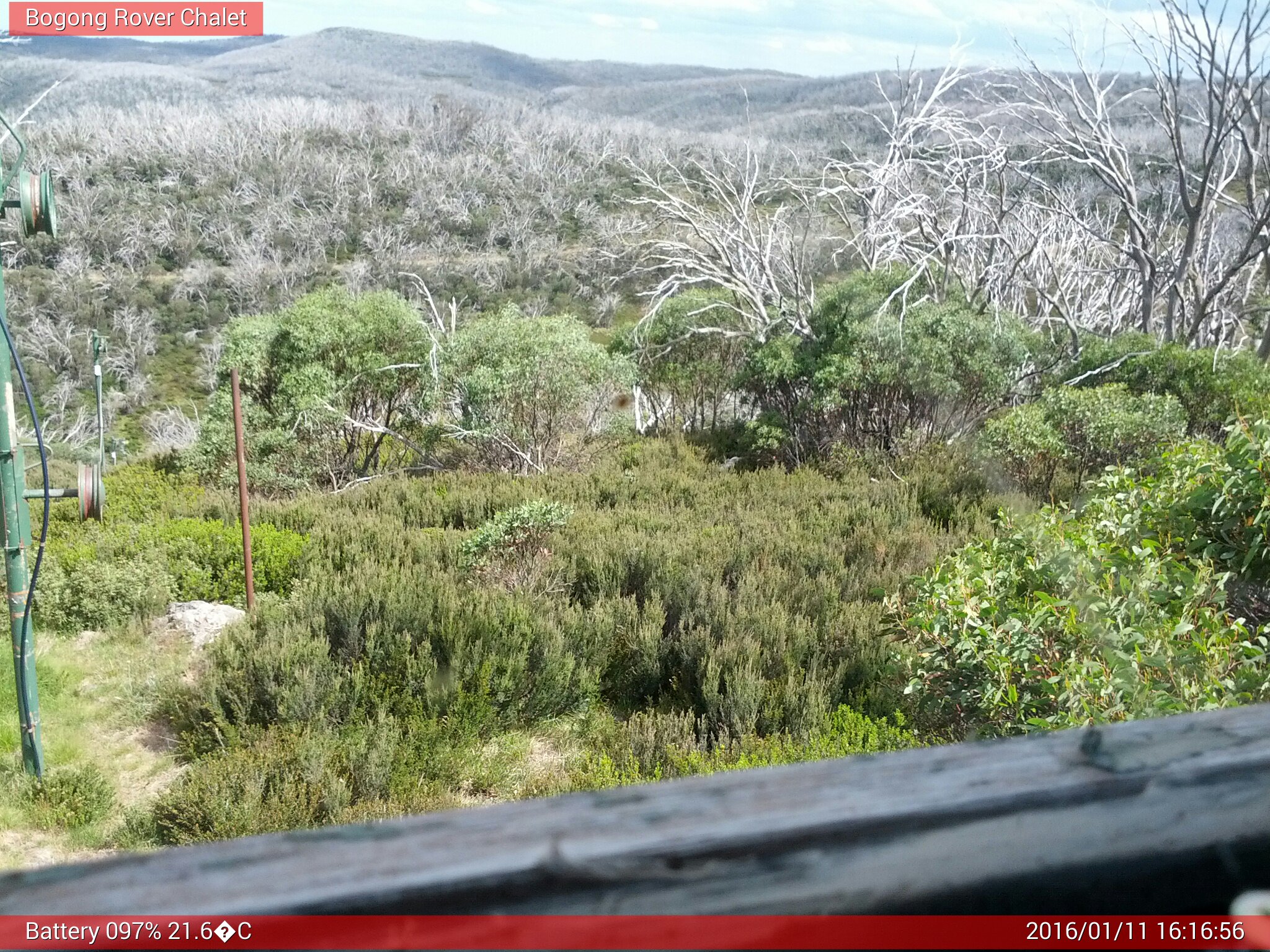 Bogong Web Cam 4:16pm Monday 11th of January 2016