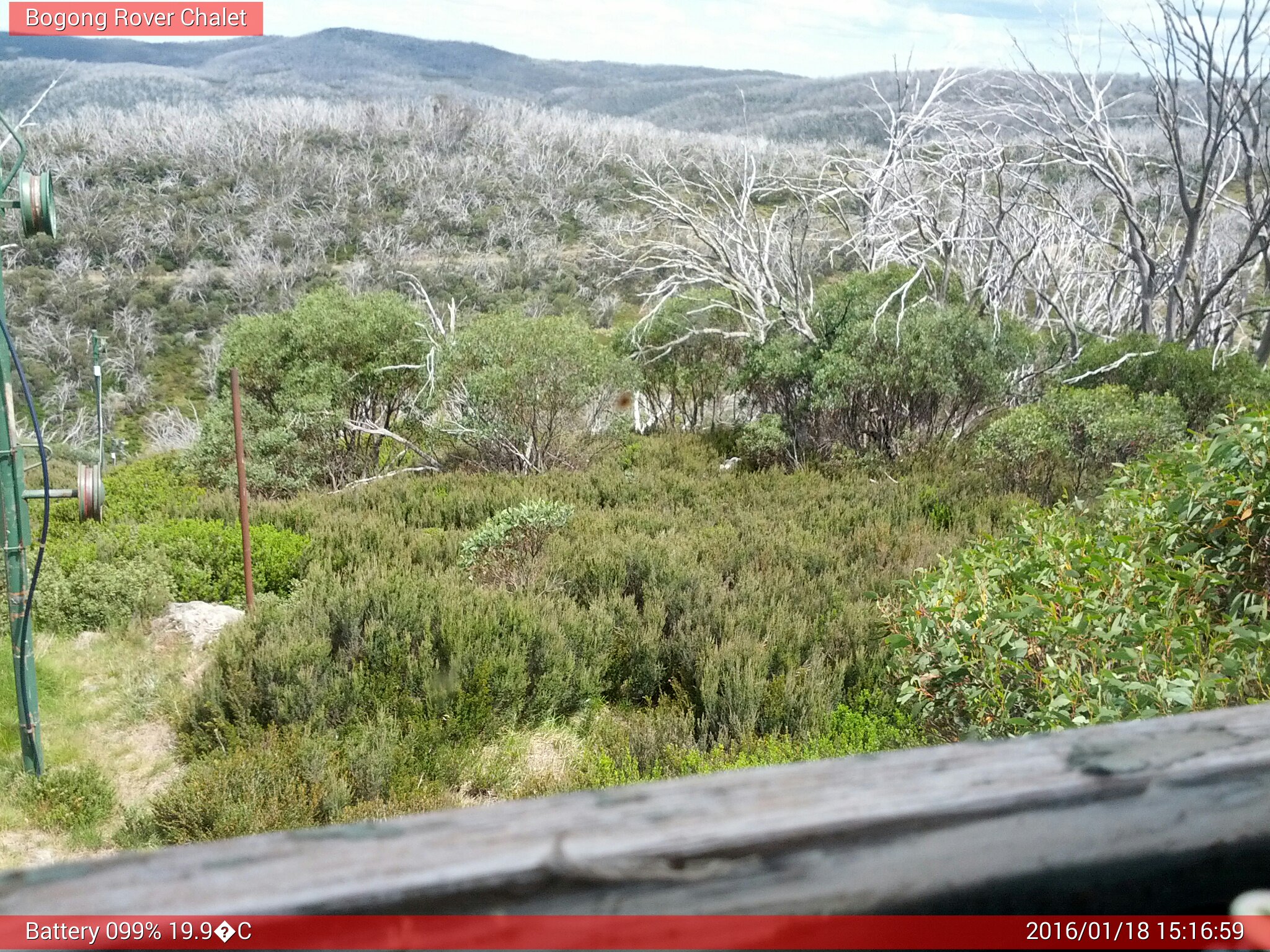 Bogong Web Cam 3:16pm Monday 18th of January 2016