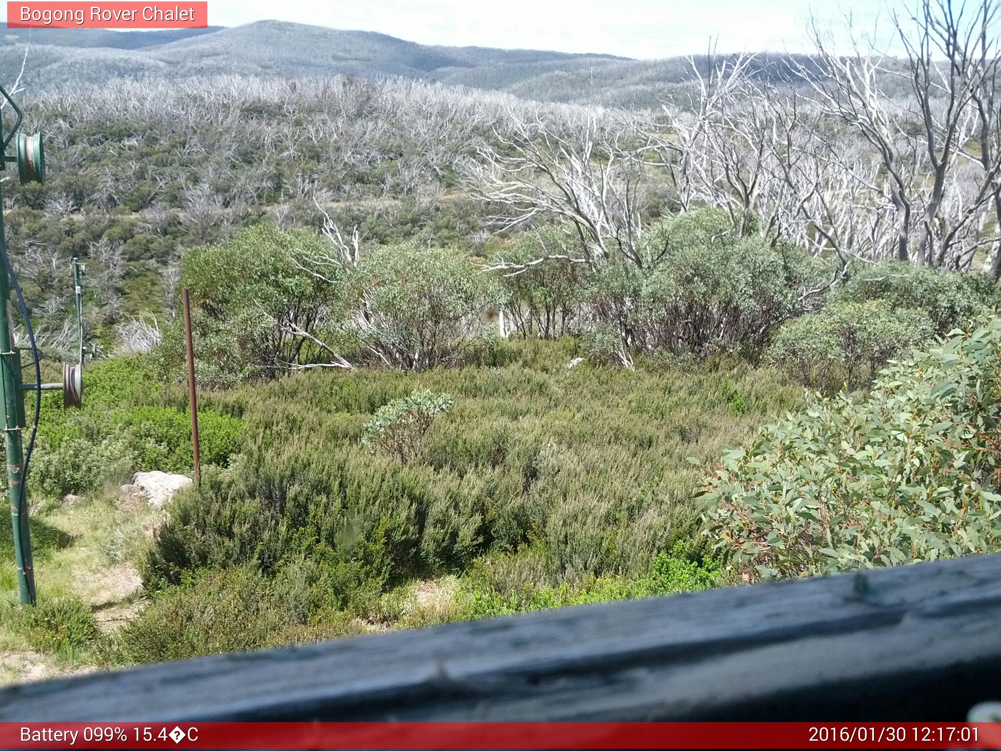 Bogong Web Cam 12:17pm Saturday 30th of January 2016