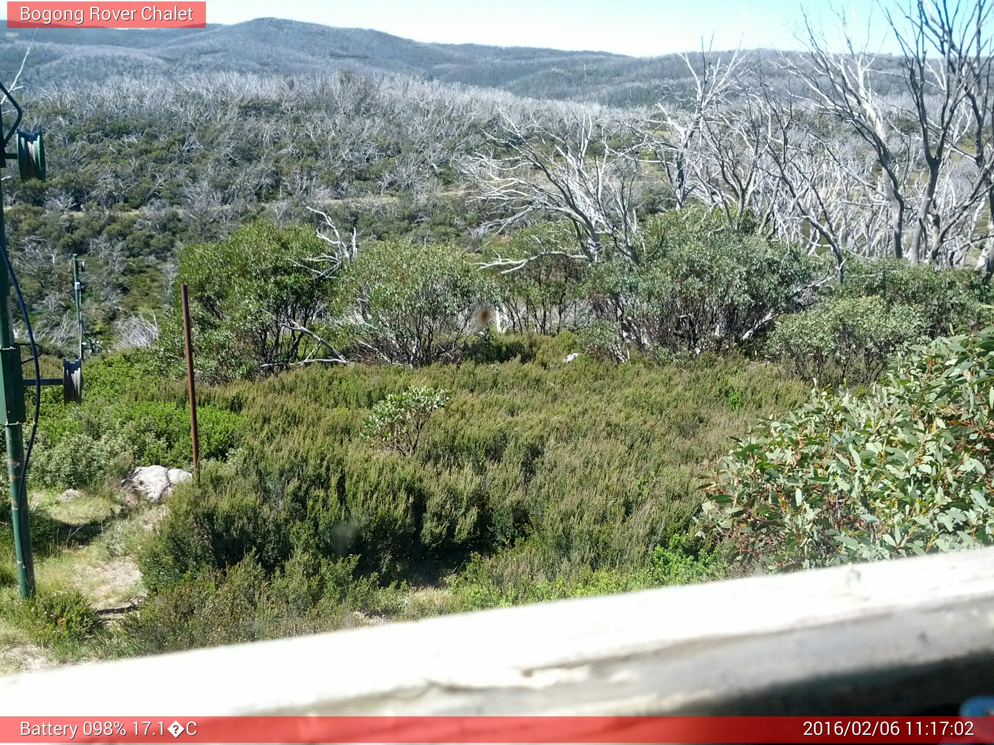 Bogong Web Cam 11:17am Saturday 6th of February 2016