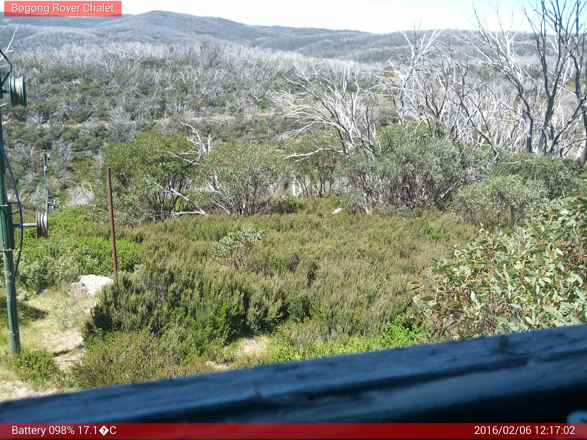 Bogong Web Cam 12:17pm Saturday 6th of February 2016