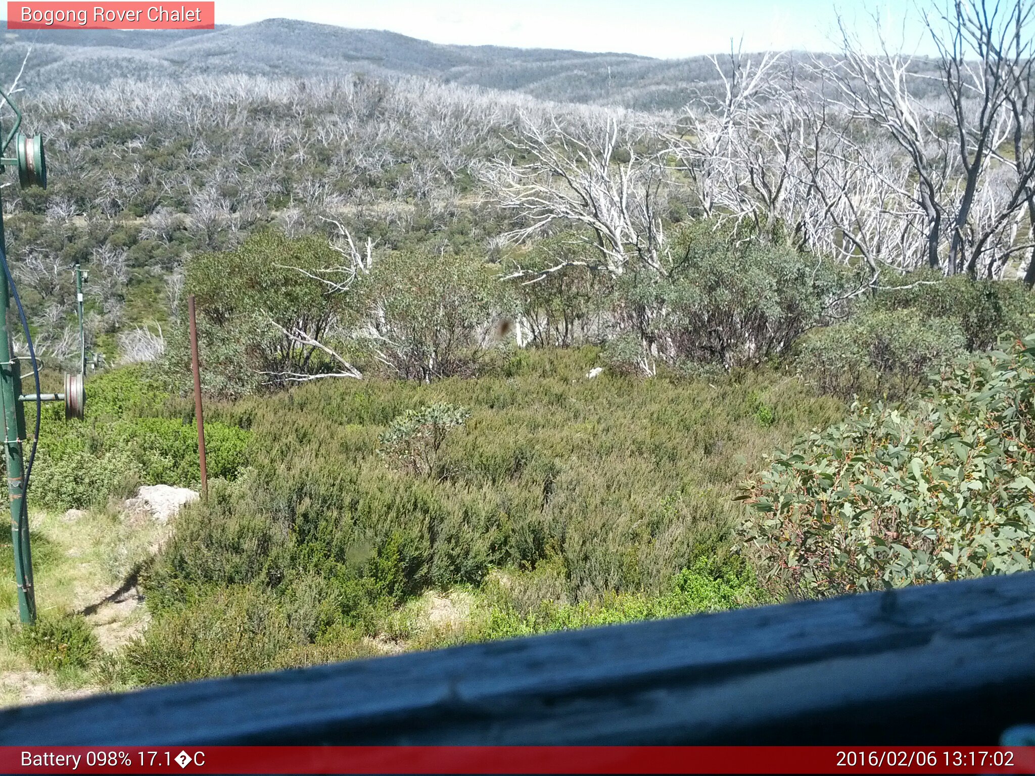 Bogong Web Cam 1:17pm Saturday 6th of February 2016