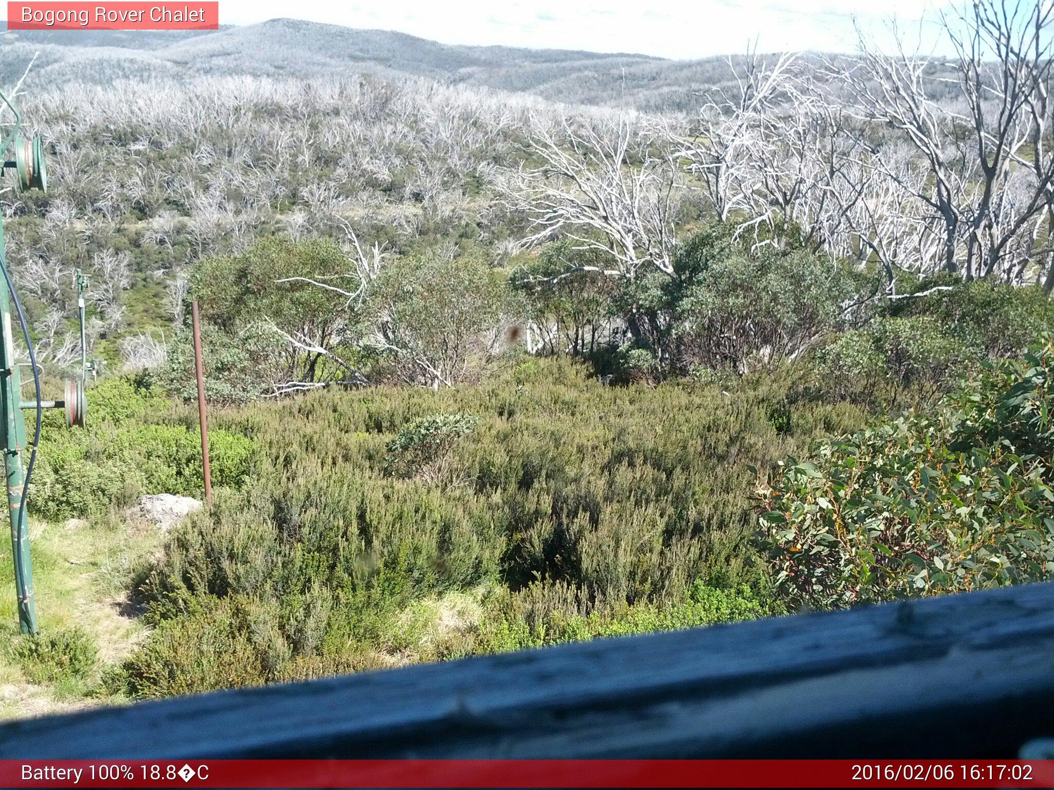 Bogong Web Cam 4:17pm Saturday 6th of February 2016