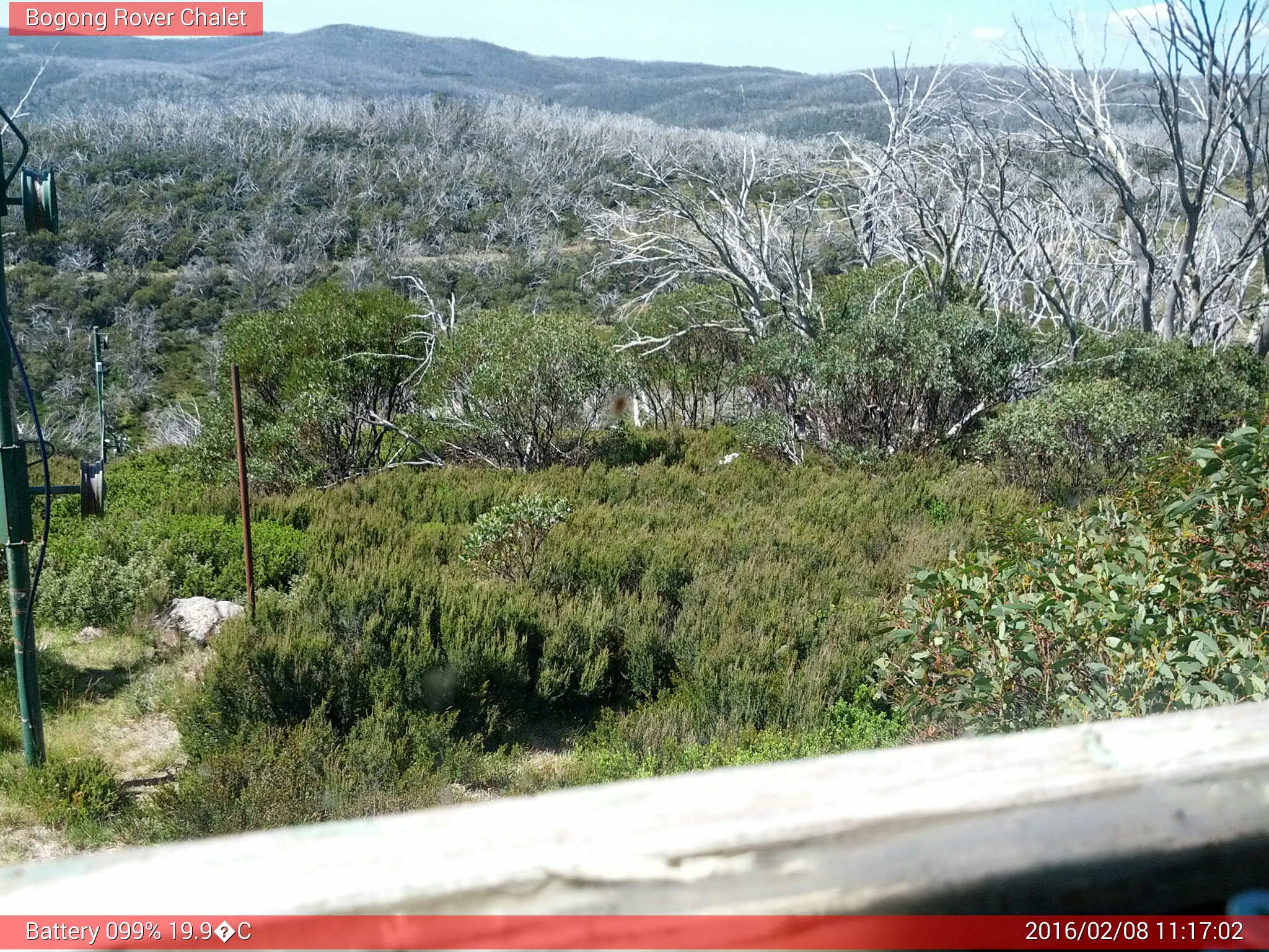 Bogong Web Cam 11:17am Monday 8th of February 2016