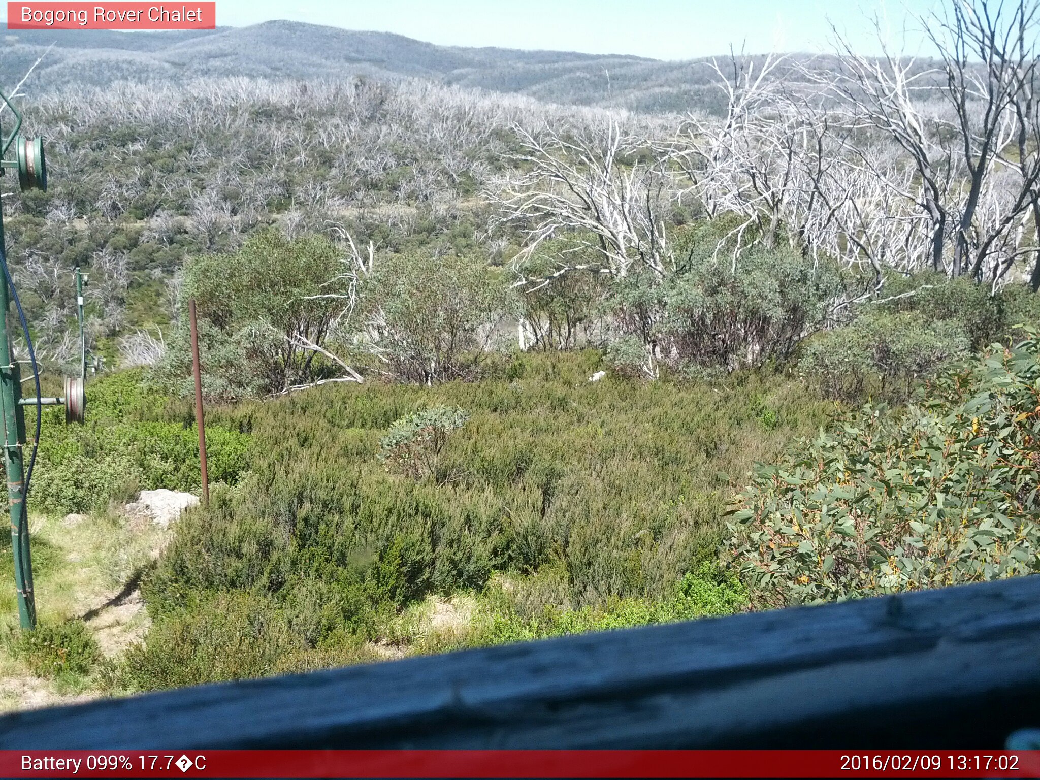 Bogong Web Cam 1:17pm Tuesday 9th of February 2016