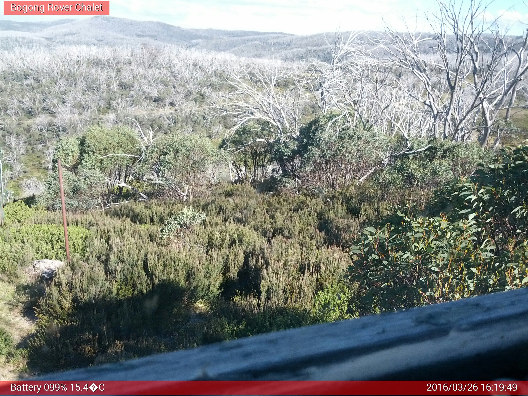 Bogong Web Cam 4:19pm Saturday 26th of March 2016