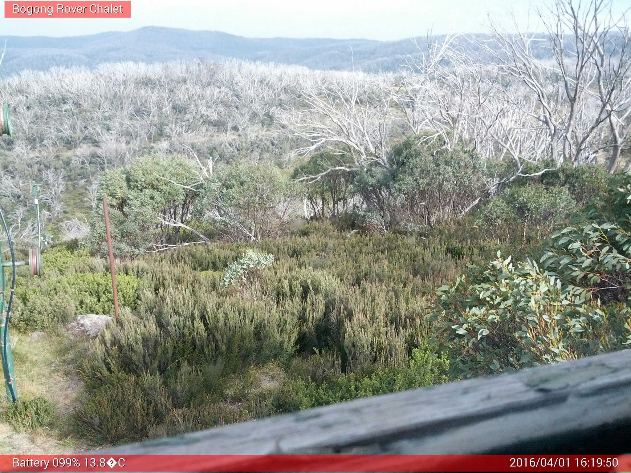 Bogong Web Cam 4:19pm Friday 1st of April 2016