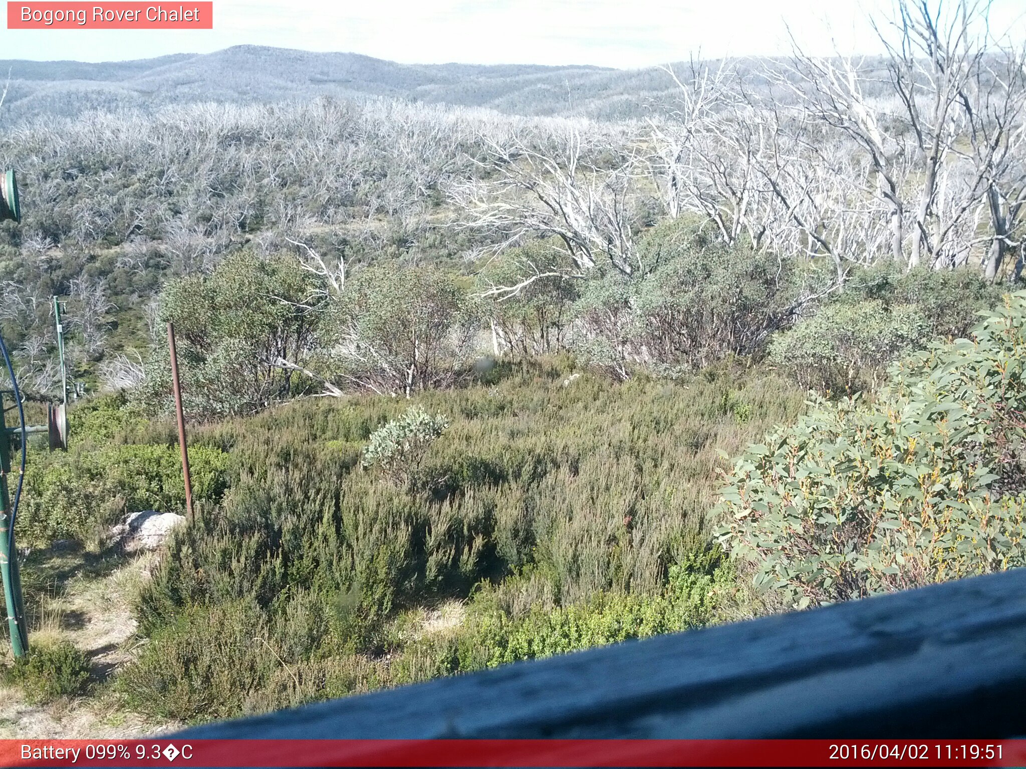 Bogong Web Cam 11:19am Saturday 2nd of April 2016