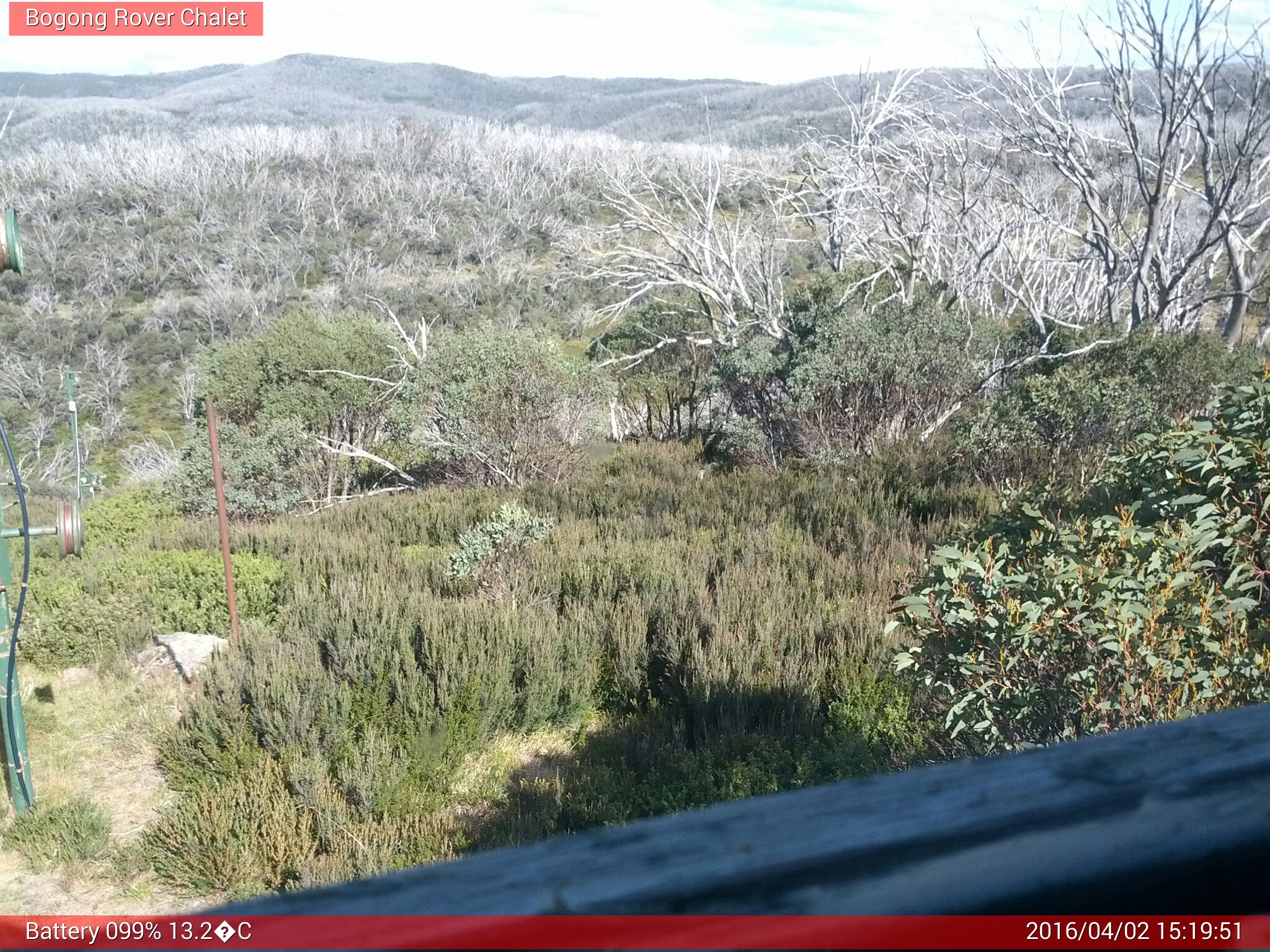 Bogong Web Cam 3:19pm Saturday 2nd of April 2016