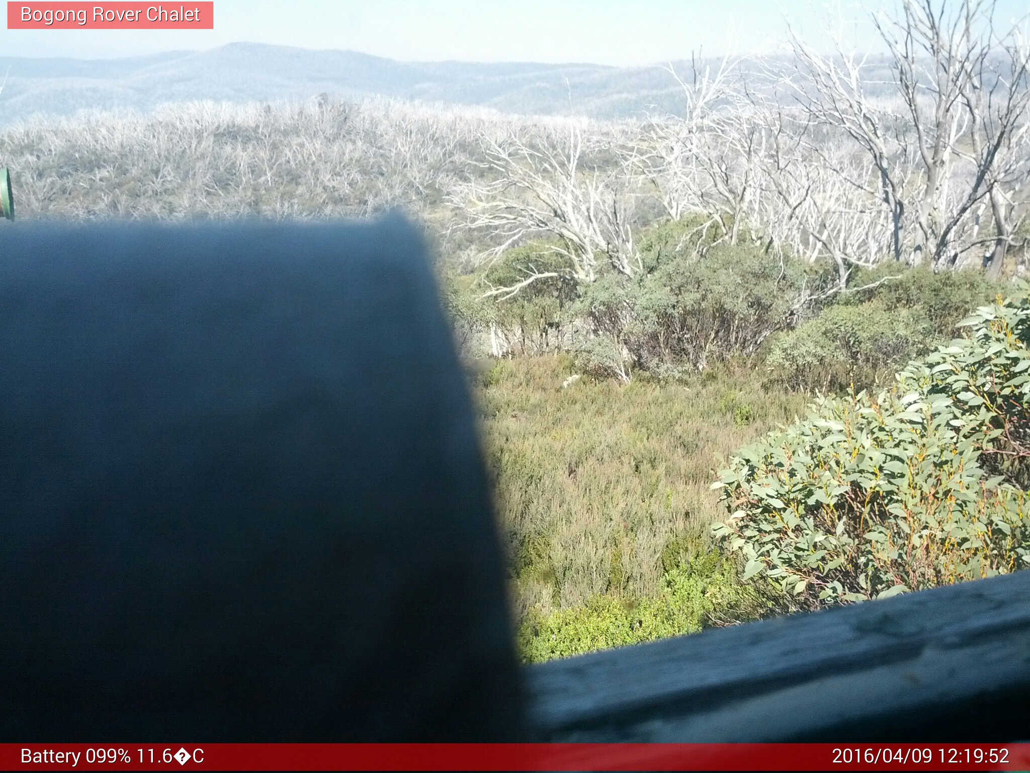 Bogong Web Cam 12:19pm Saturday 9th of April 2016