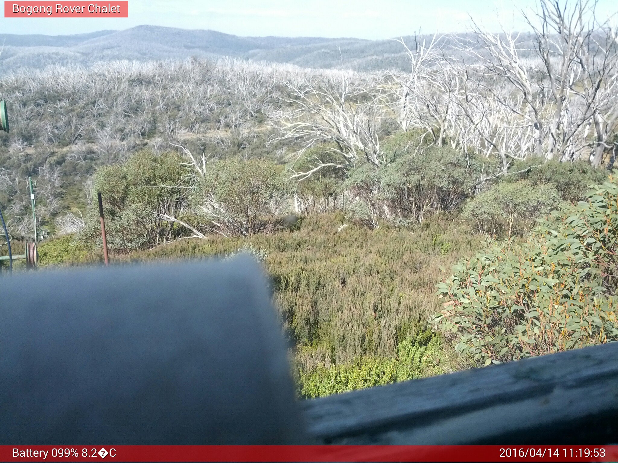 Bogong Web Cam 11:19am Thursday 14th of April 2016