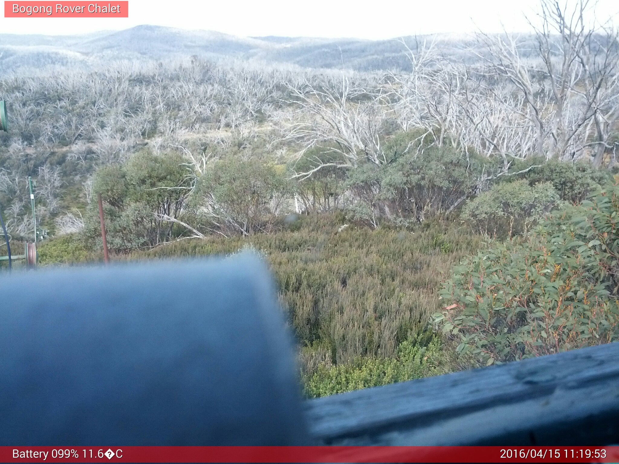 Bogong Web Cam 11:19am Friday 15th of April 2016