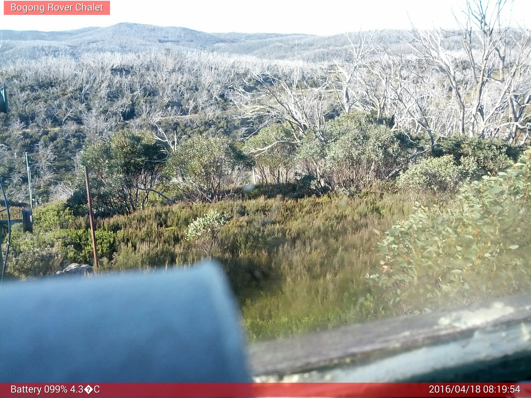 Bogong Web Cam 8:19am Monday 18th of April 2016