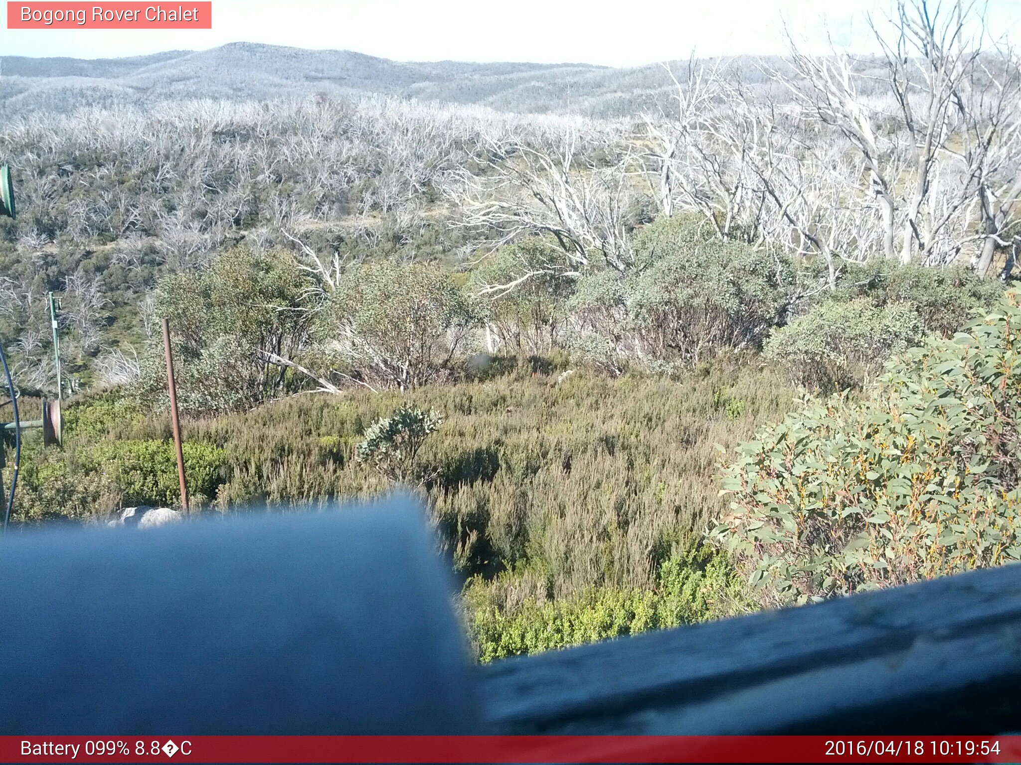 Bogong Web Cam 10:19am Monday 18th of April 2016