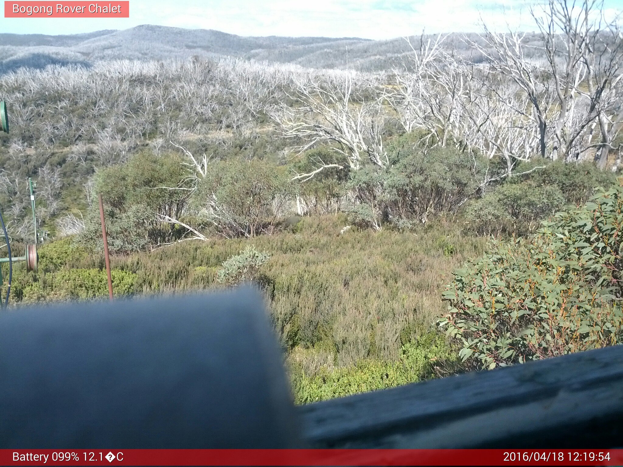 Bogong Web Cam 12:19pm Monday 18th of April 2016