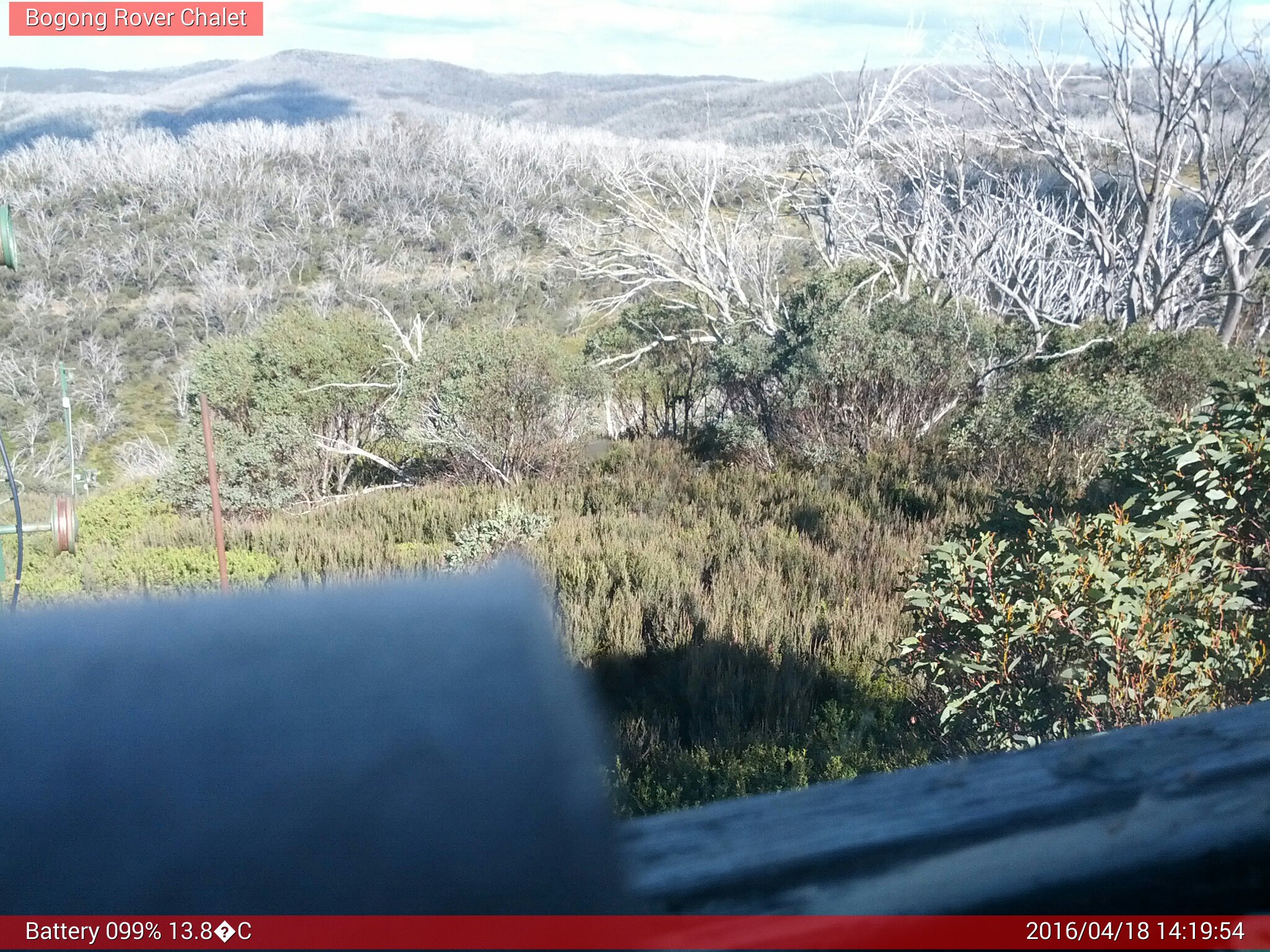 Bogong Web Cam 2:19pm Monday 18th of April 2016