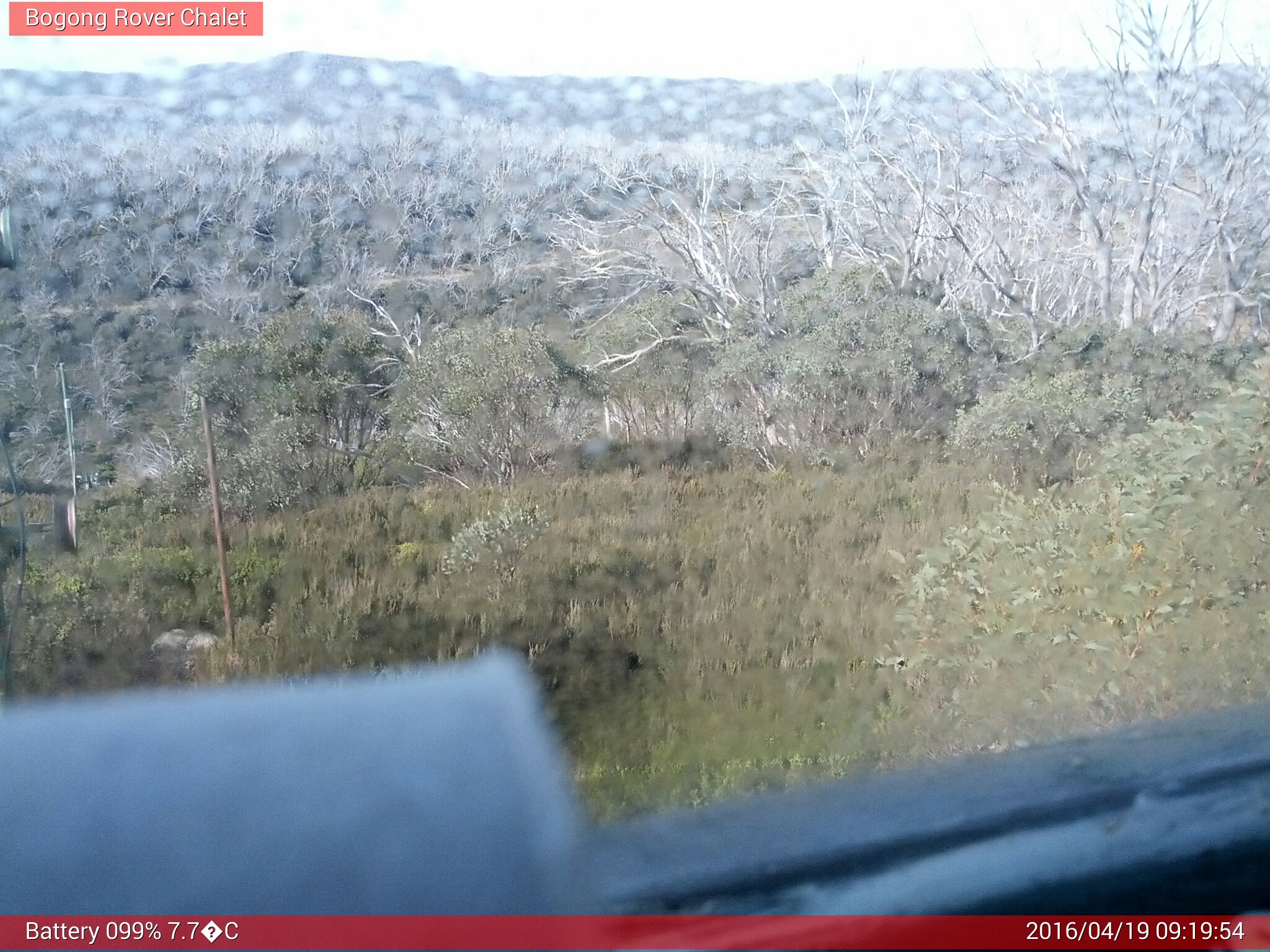 Bogong Web Cam 9:19am Tuesday 19th of April 2016