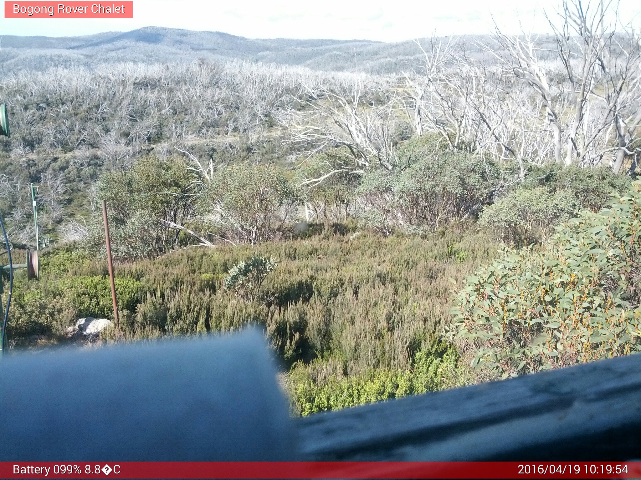 Bogong Web Cam 10:19am Tuesday 19th of April 2016