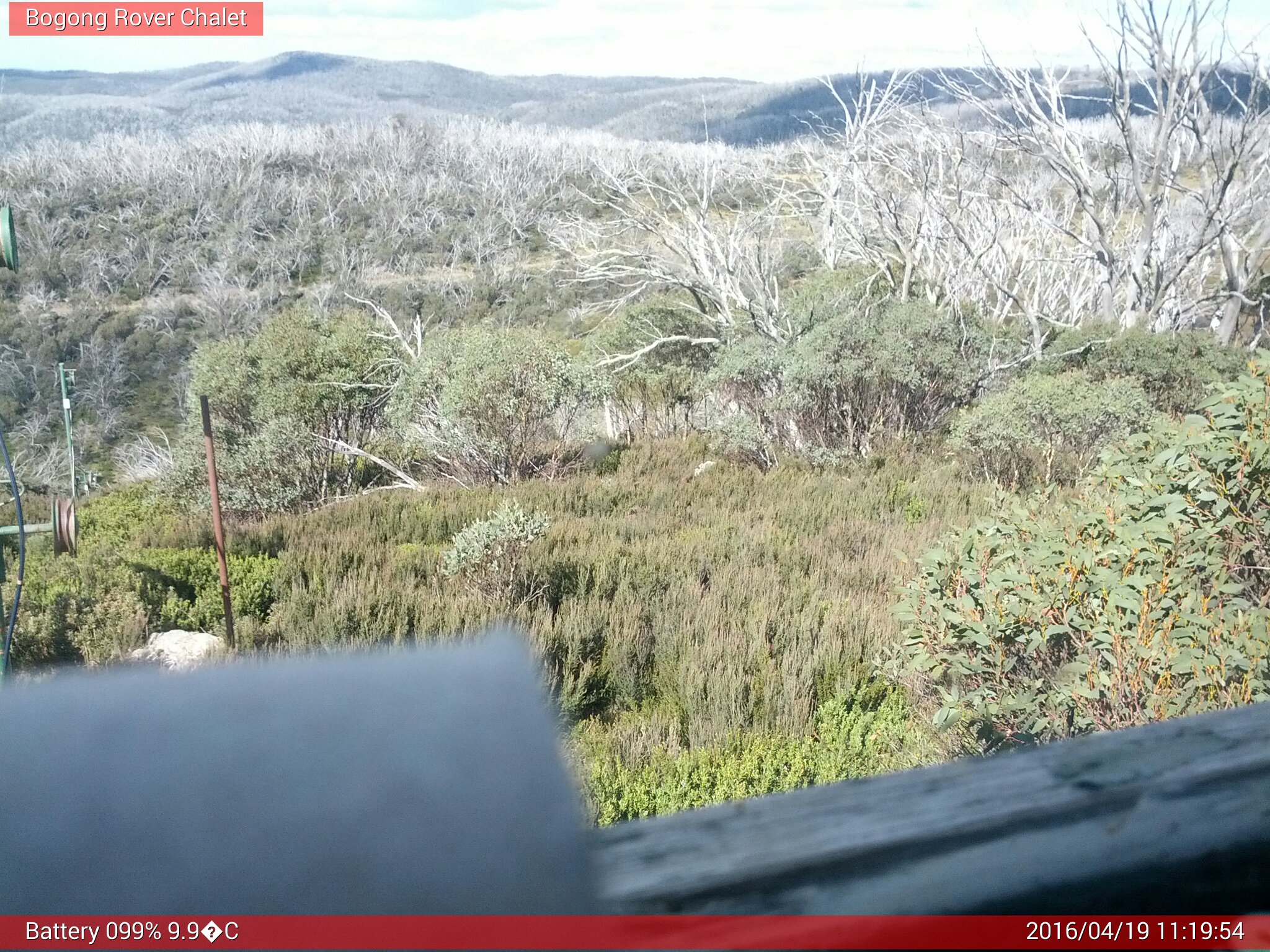 Bogong Web Cam 11:19am Tuesday 19th of April 2016