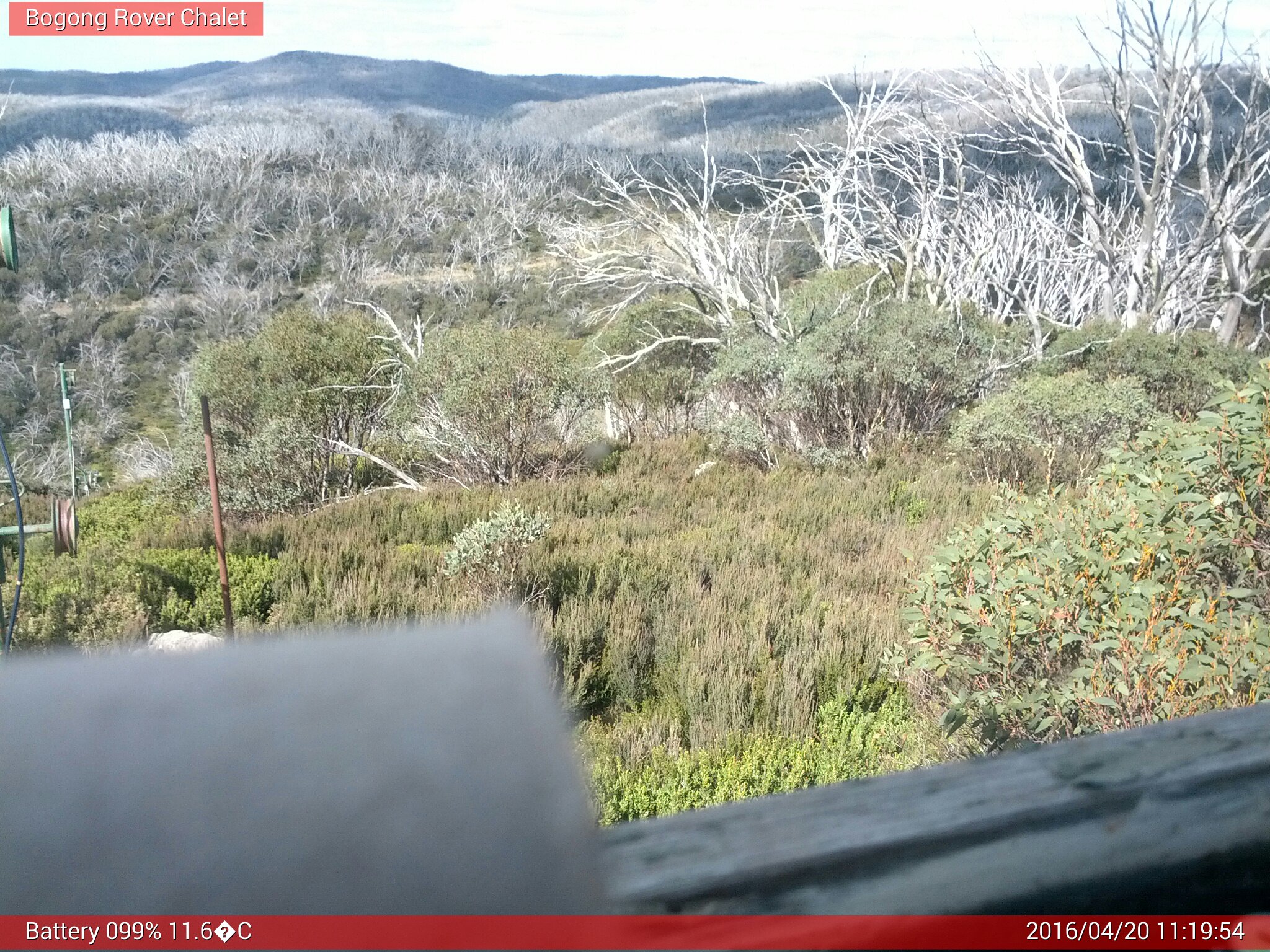 Bogong Web Cam 11:19am Wednesday 20th of April 2016