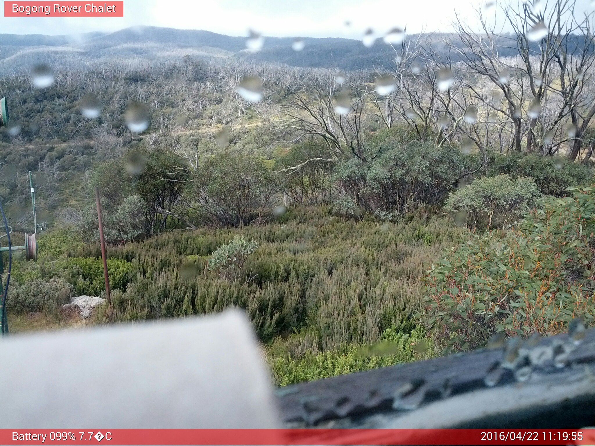 Bogong Web Cam 11:19am Friday 22nd of April 2016