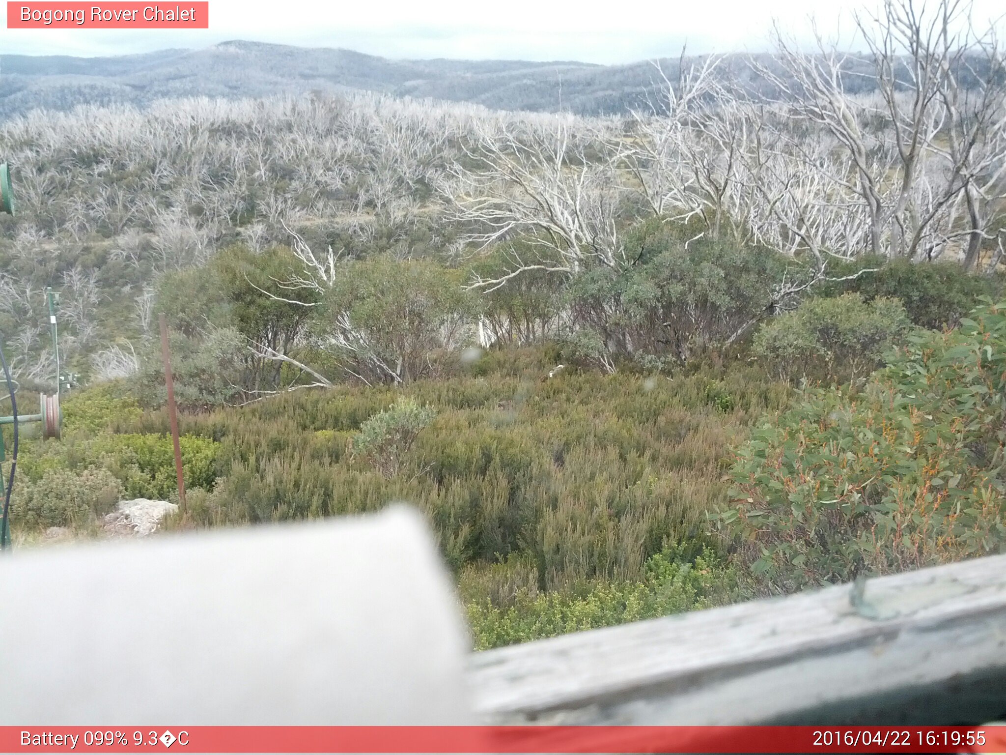 Bogong Web Cam 4:19pm Friday 22nd of April 2016