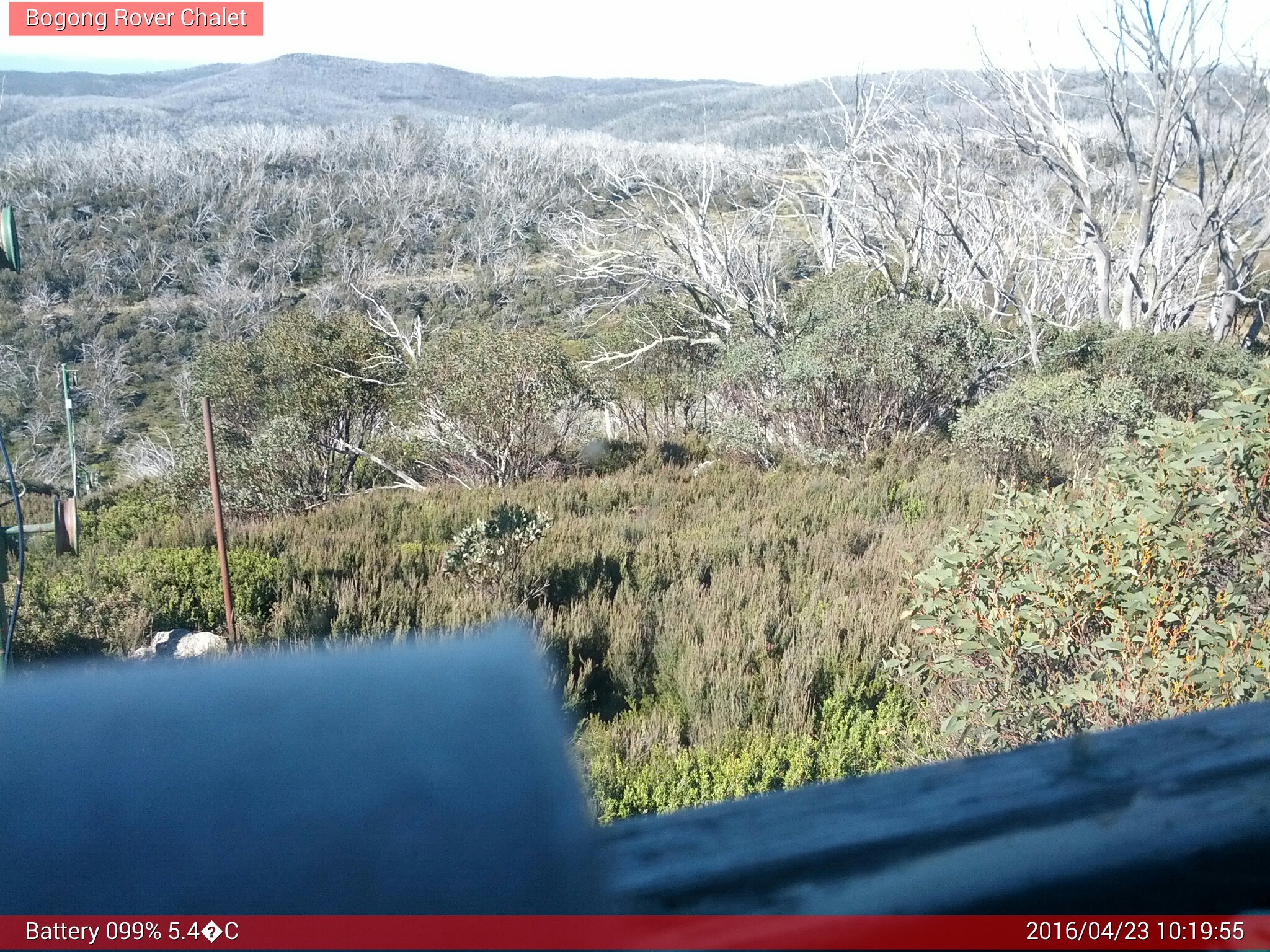 Bogong Web Cam 10:19am Saturday 23rd of April 2016